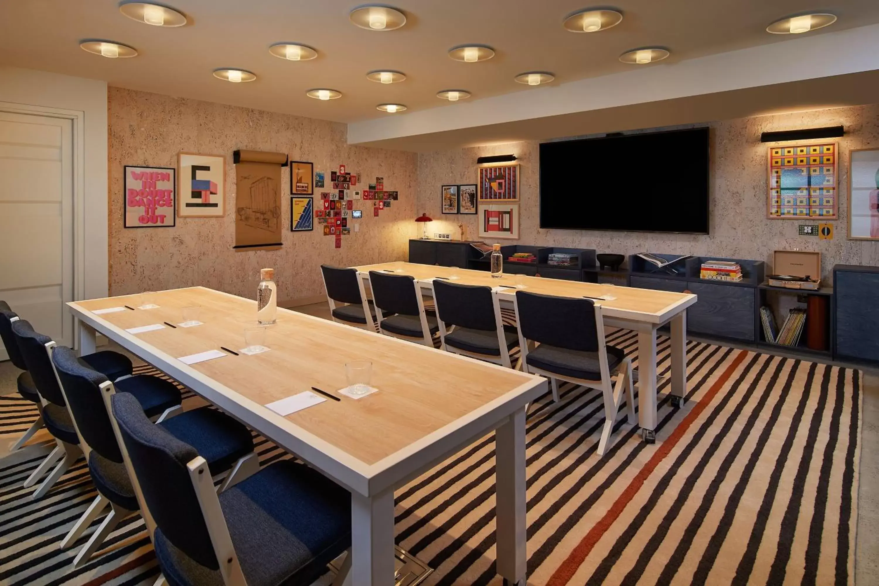 Meeting/conference room in Moxy Sydney Airport