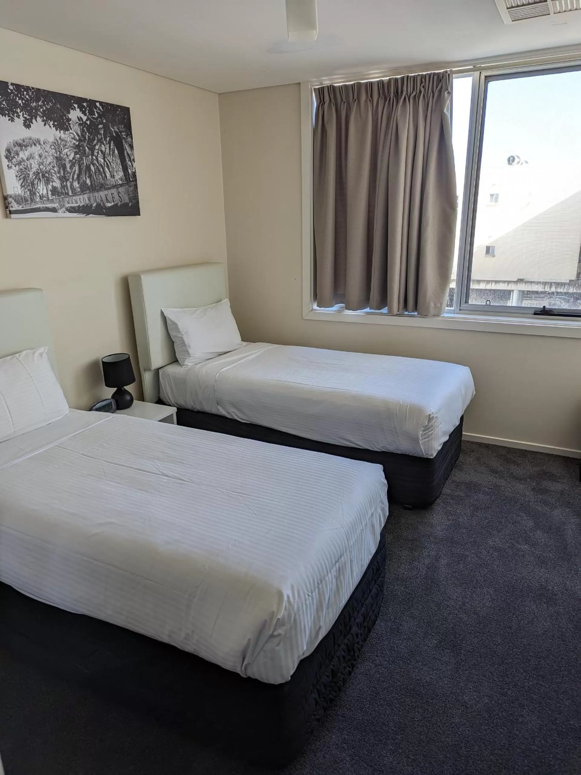Bedroom, Bed in Mawson Lakes Hotel