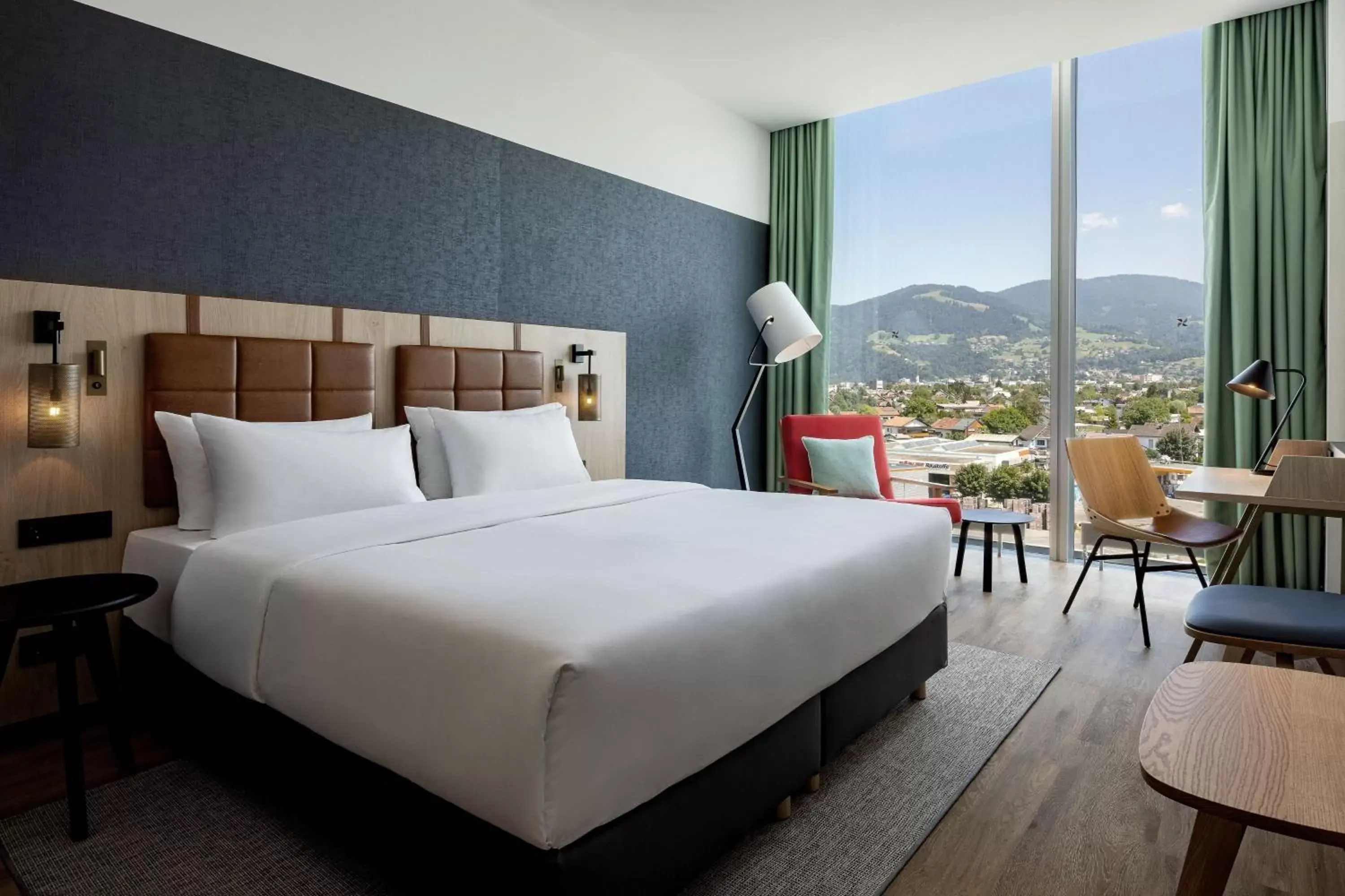 Photo of the whole room, Mountain View in Four Points by Sheraton Panoramahaus Dornbirn