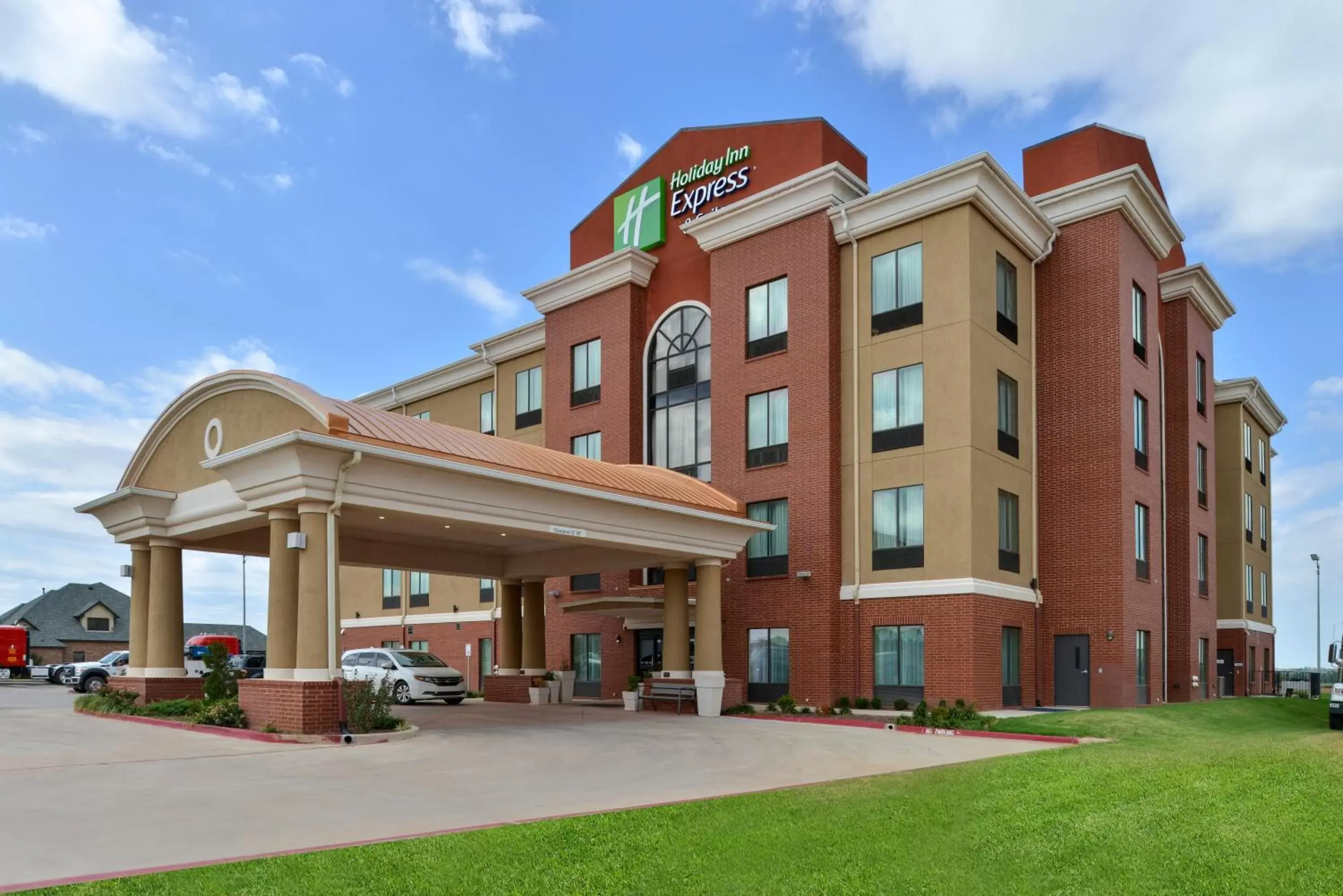 Property building in Holiday Inn Express Alva, an IHG Hotel