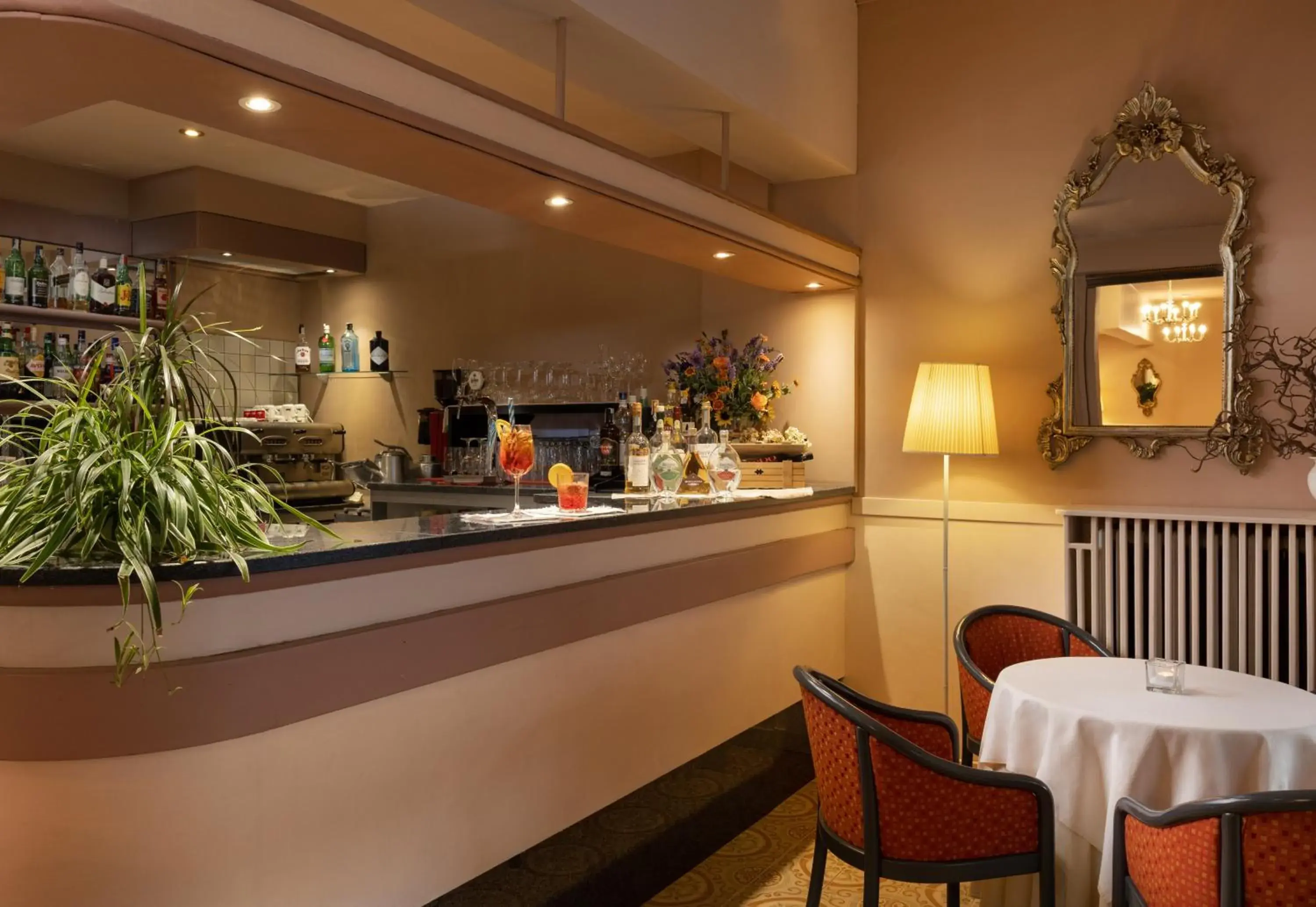 Lounge or bar, Restaurant/Places to Eat in La Quiete Park Hotel
