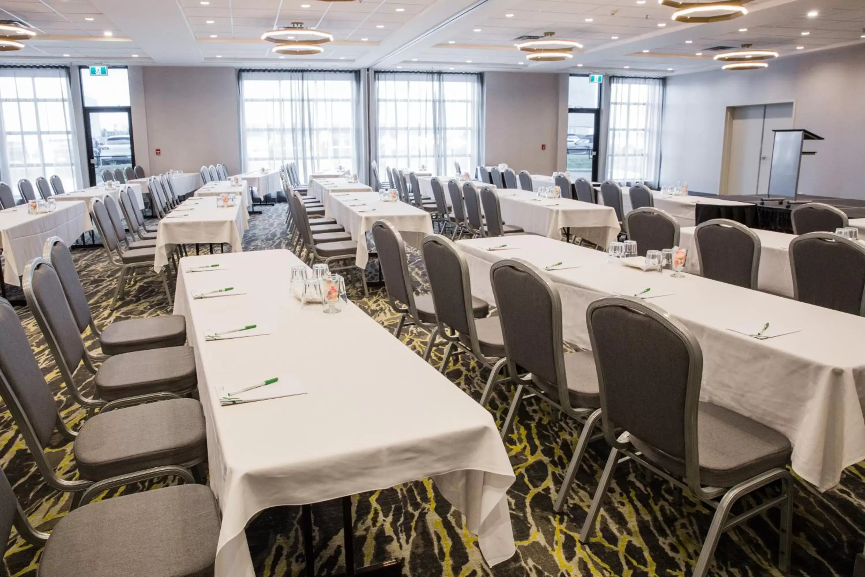 Meeting/conference room in Holiday Inn Hotel & Suites Calgary South - Conference Ctr, an IHG Hotel