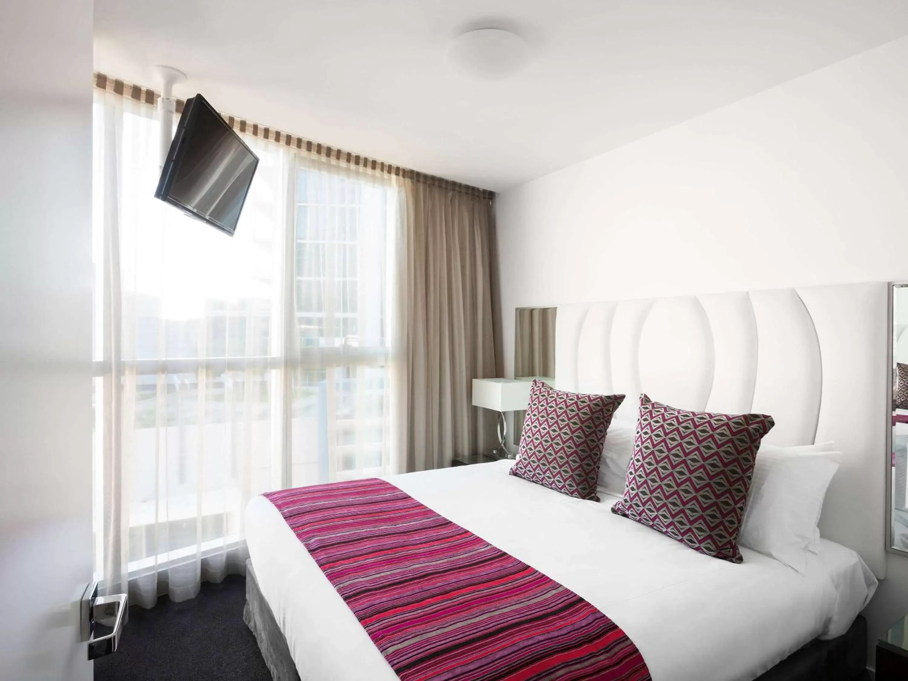 Photo of the whole room, Bed in The Sebel Melbourne Docklands Hotel