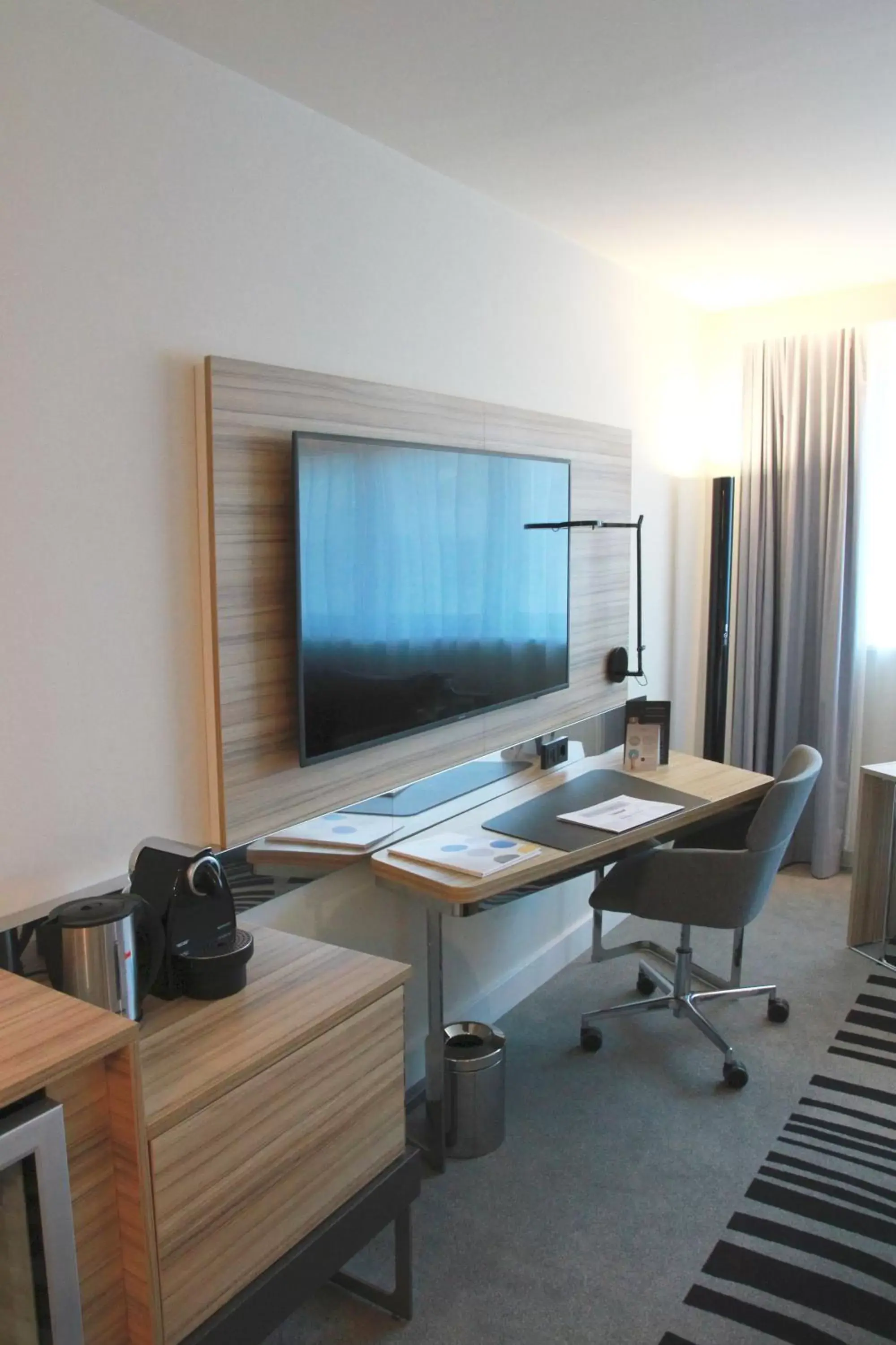 TV/Entertainment Center in Novotel Wien City