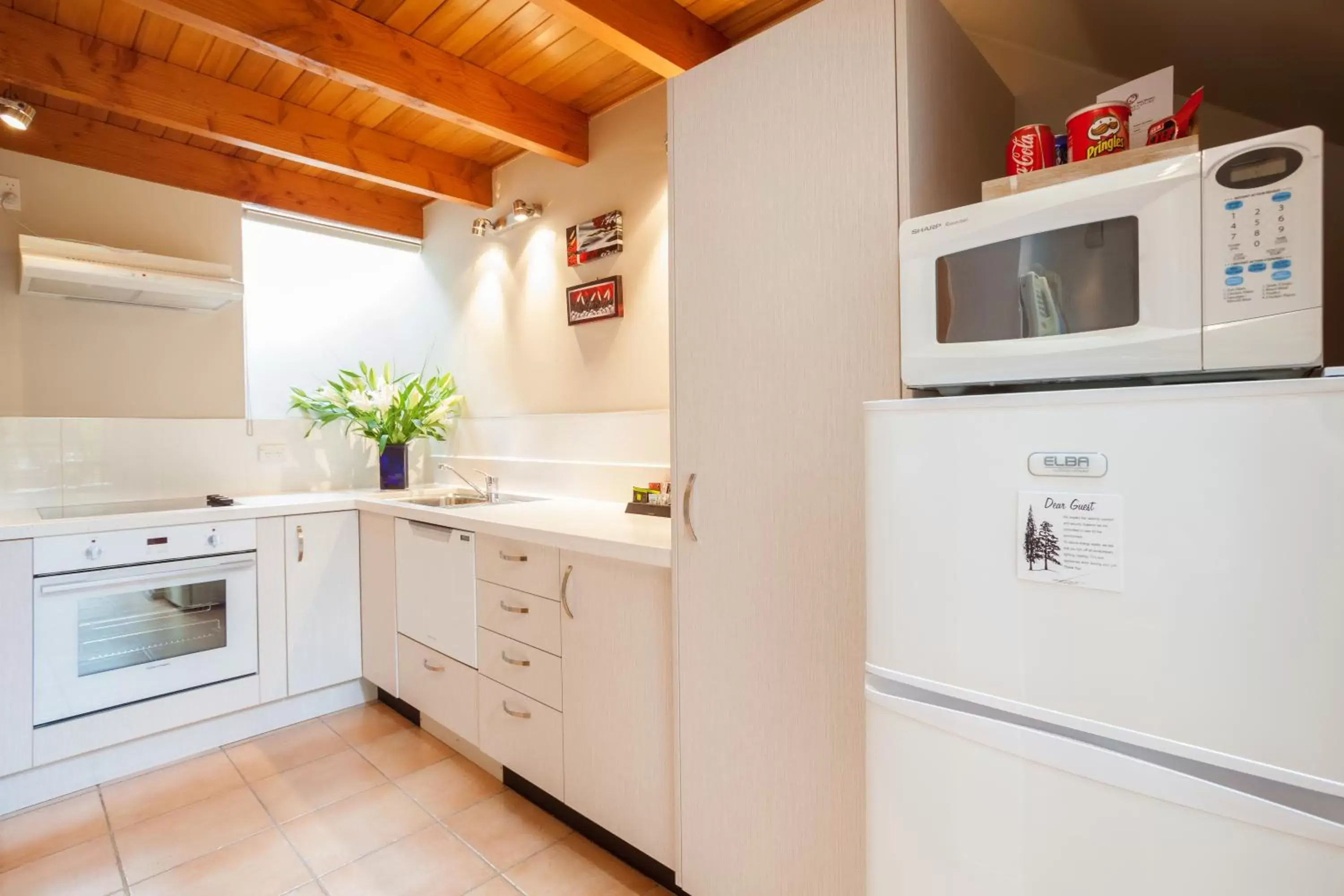 Kitchen or kitchenette, Kitchen/Kitchenette in Cranbury Court Apartments