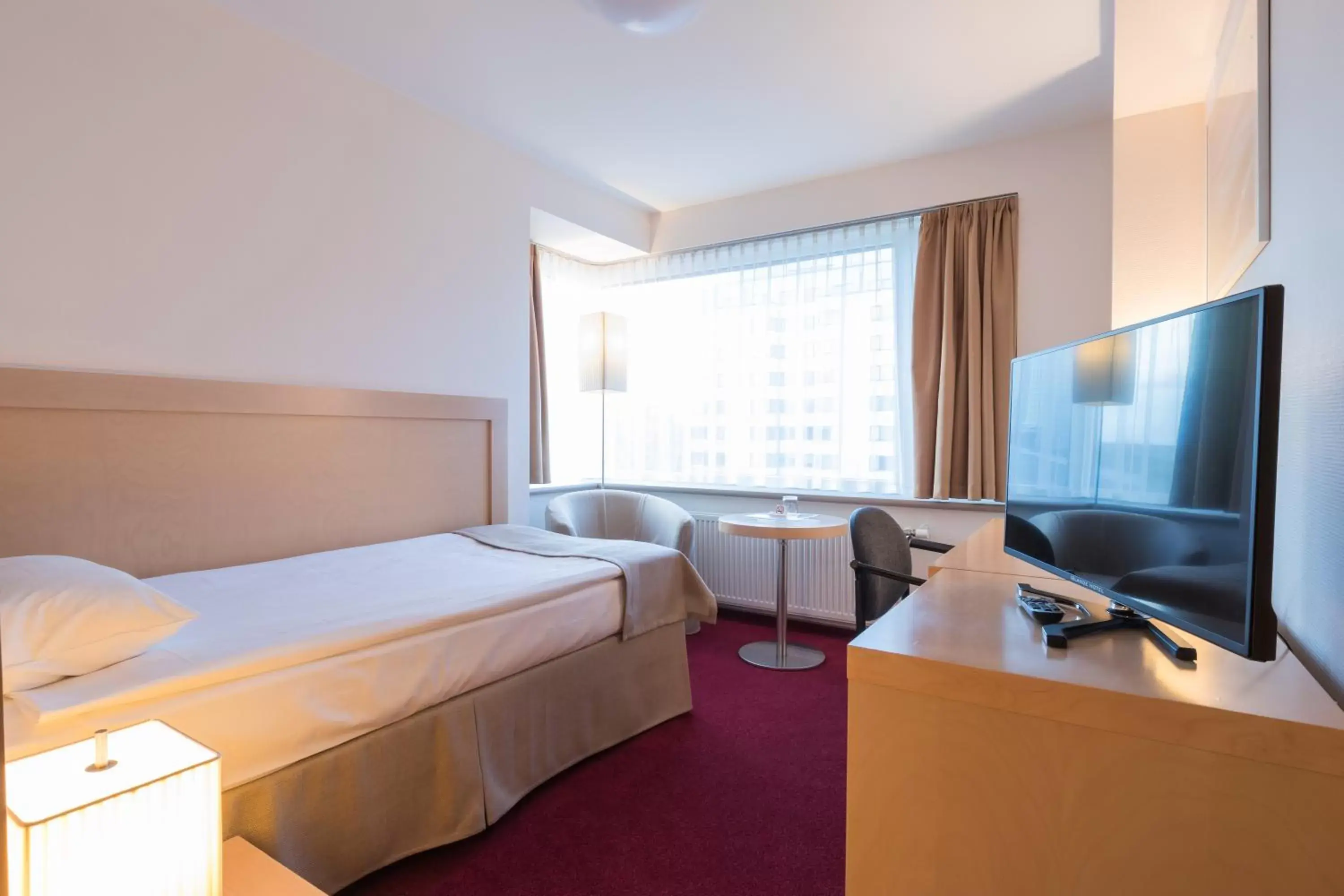 Bed in Riga Islande Hotel with FREE Parking