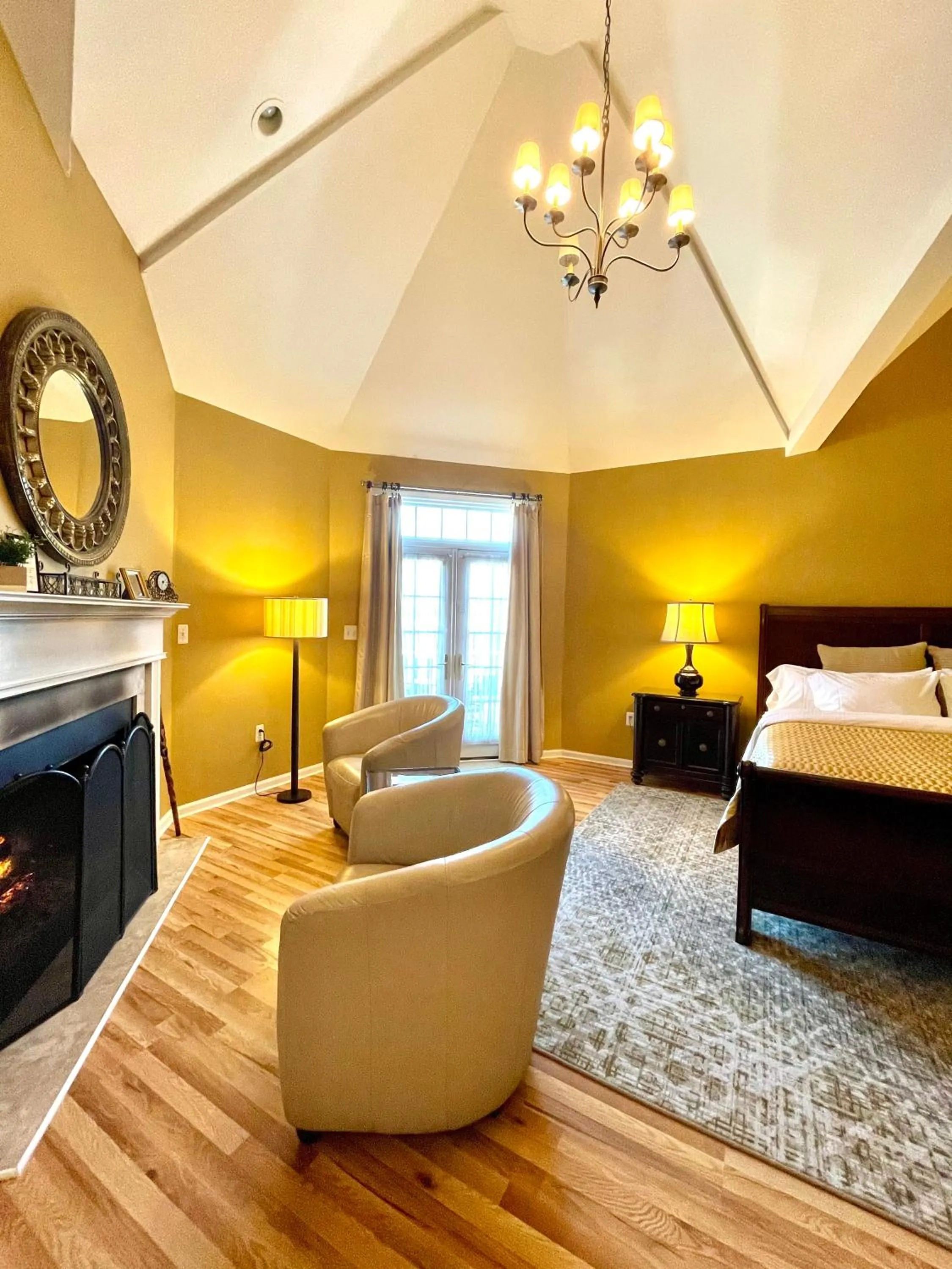 Bed in Inn on Main Hotel