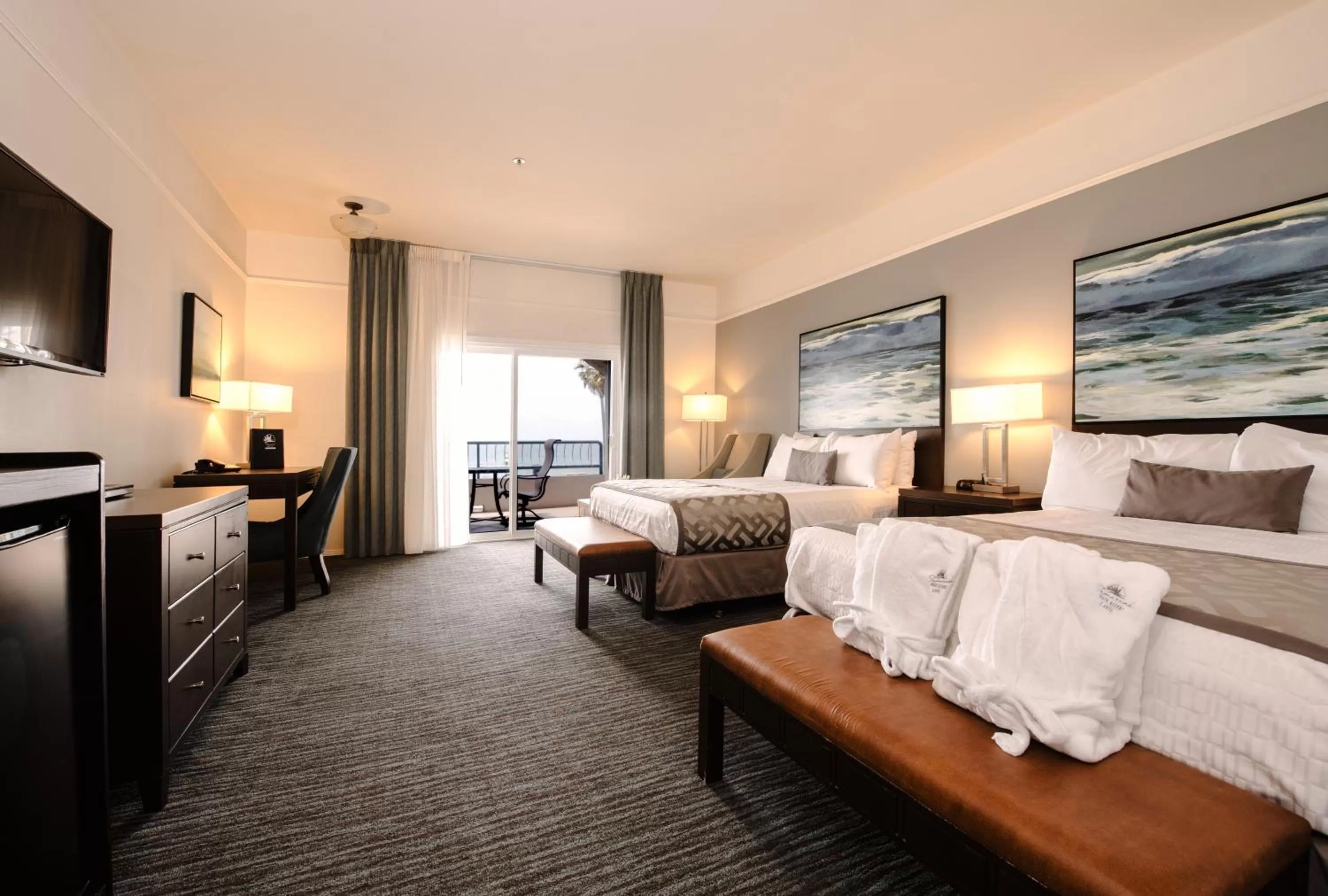 Photo of the whole room, Bed in Tamarack Beach Hotel