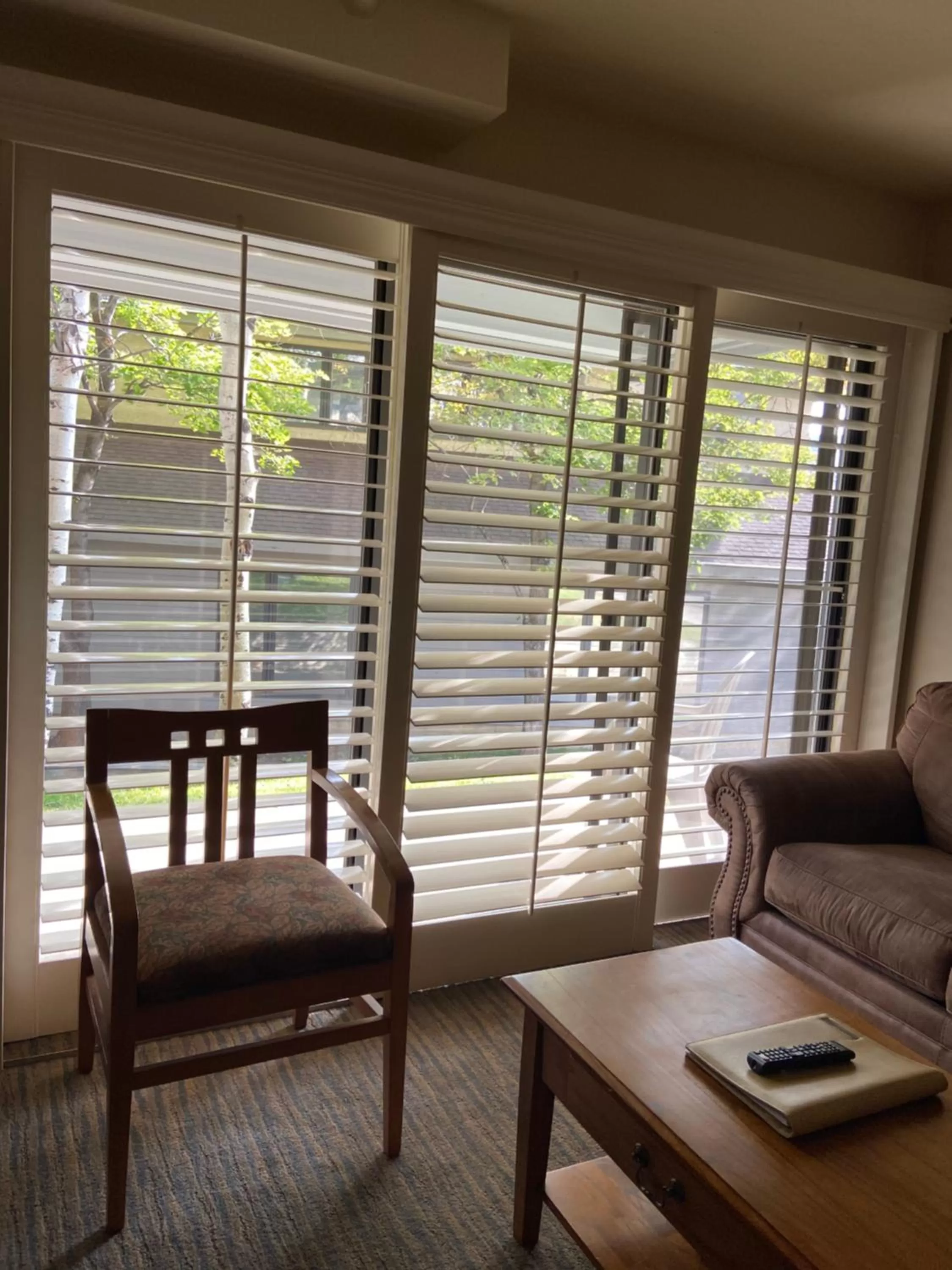 Living room in GetAways at Park Regency Resort