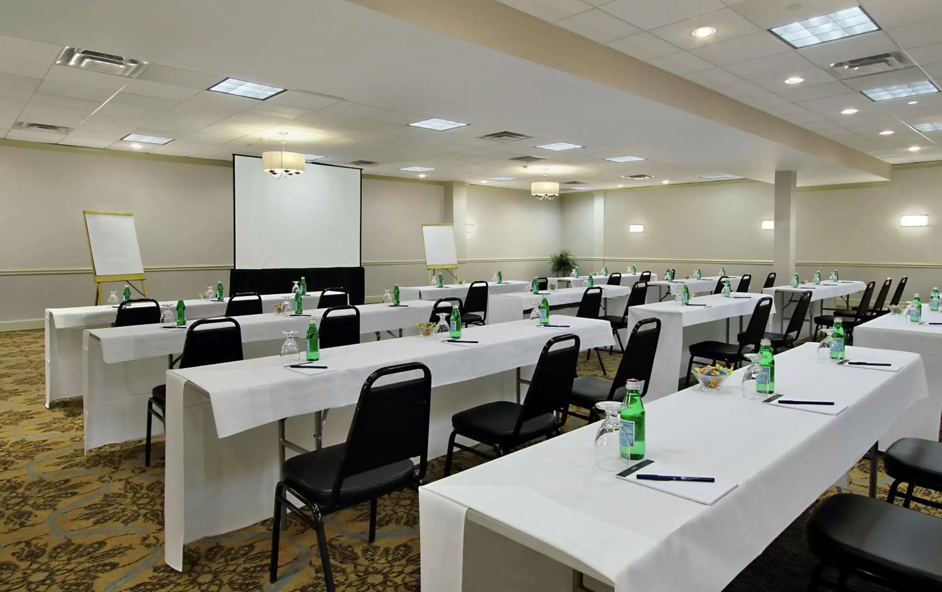 Meeting/conference room in DoubleTree by Hilton Mahwah