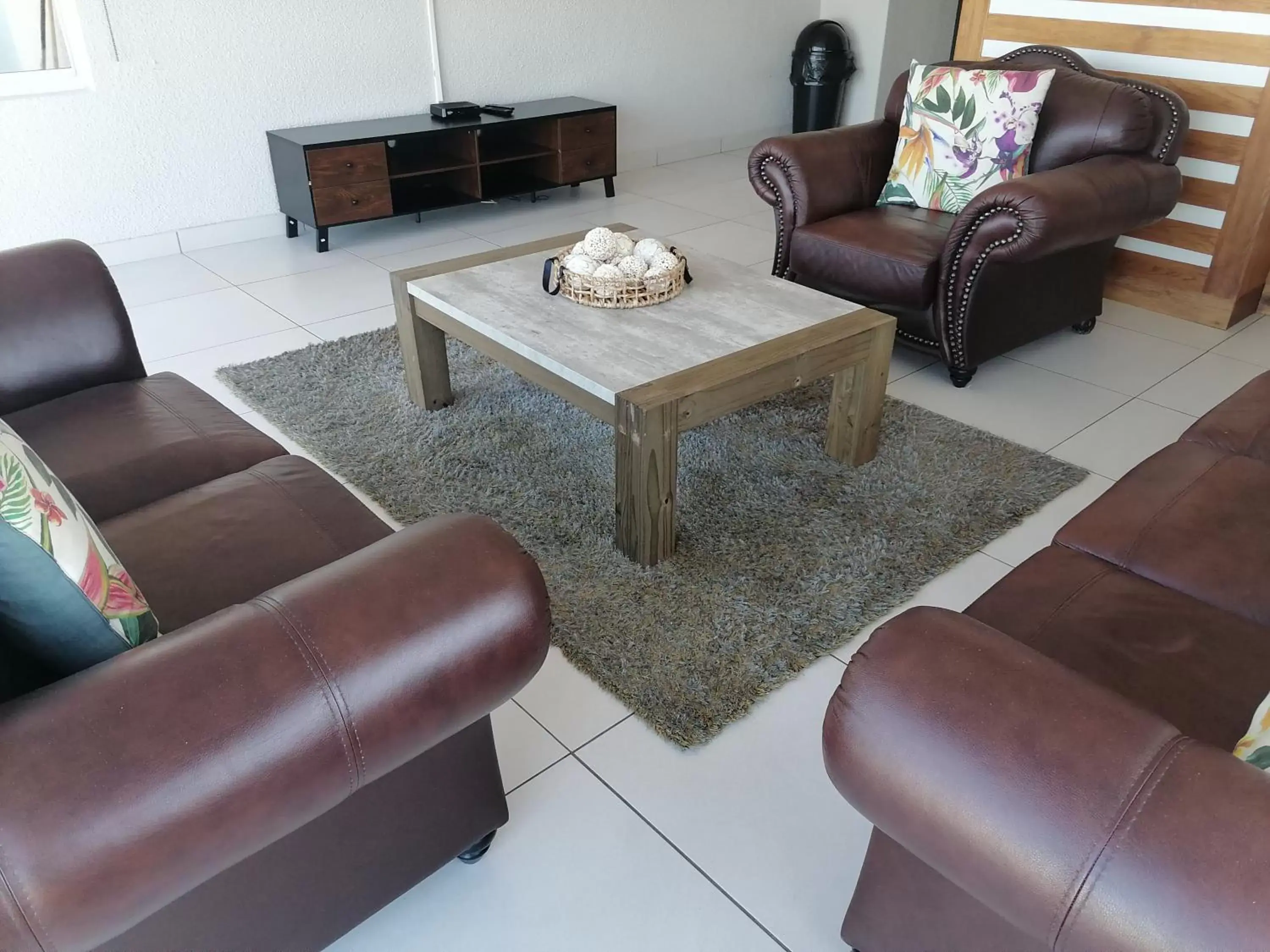 Living room, Seating Area in Margate Beach Lodge
