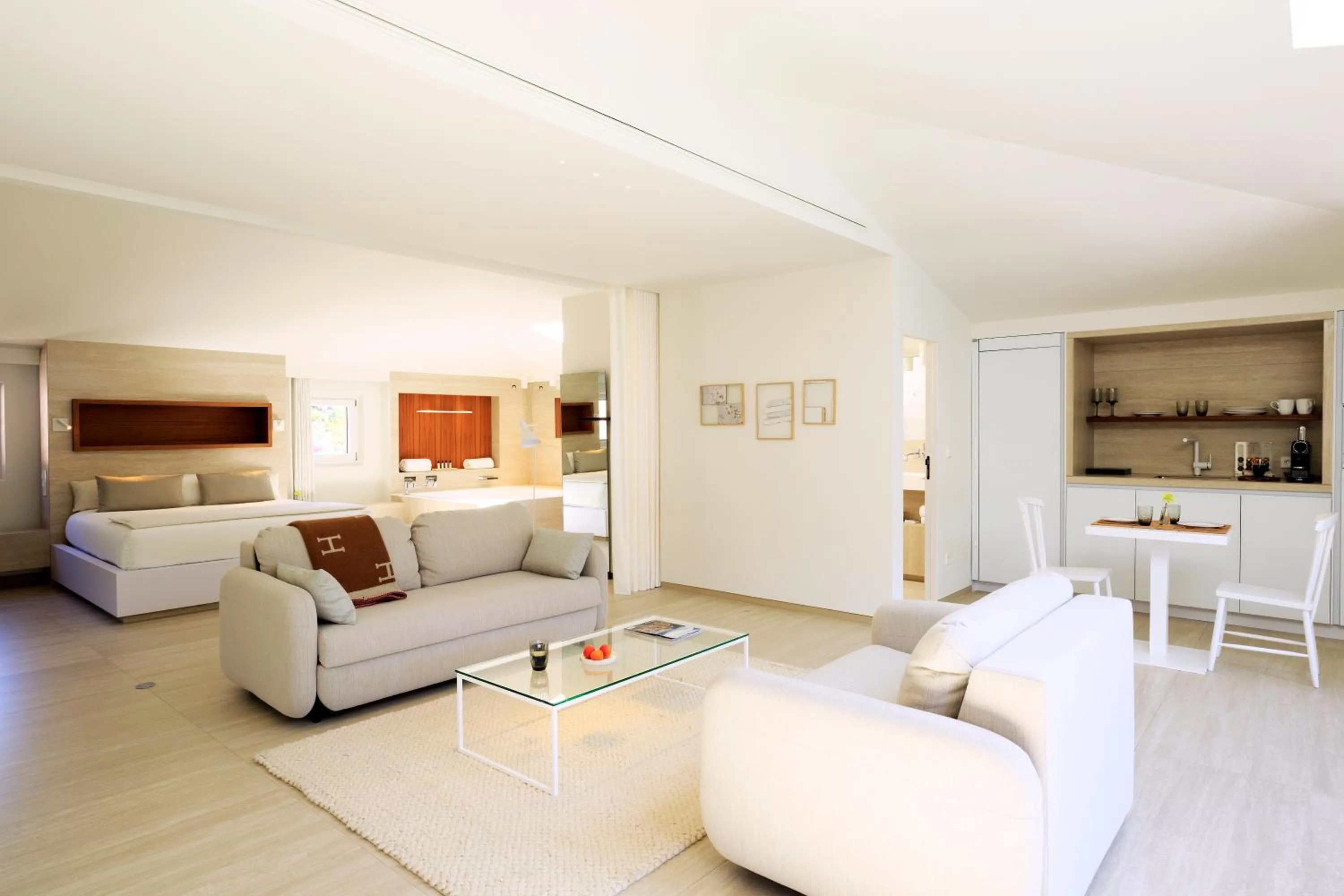 Photo of the whole room in Hotel Centre Nautique