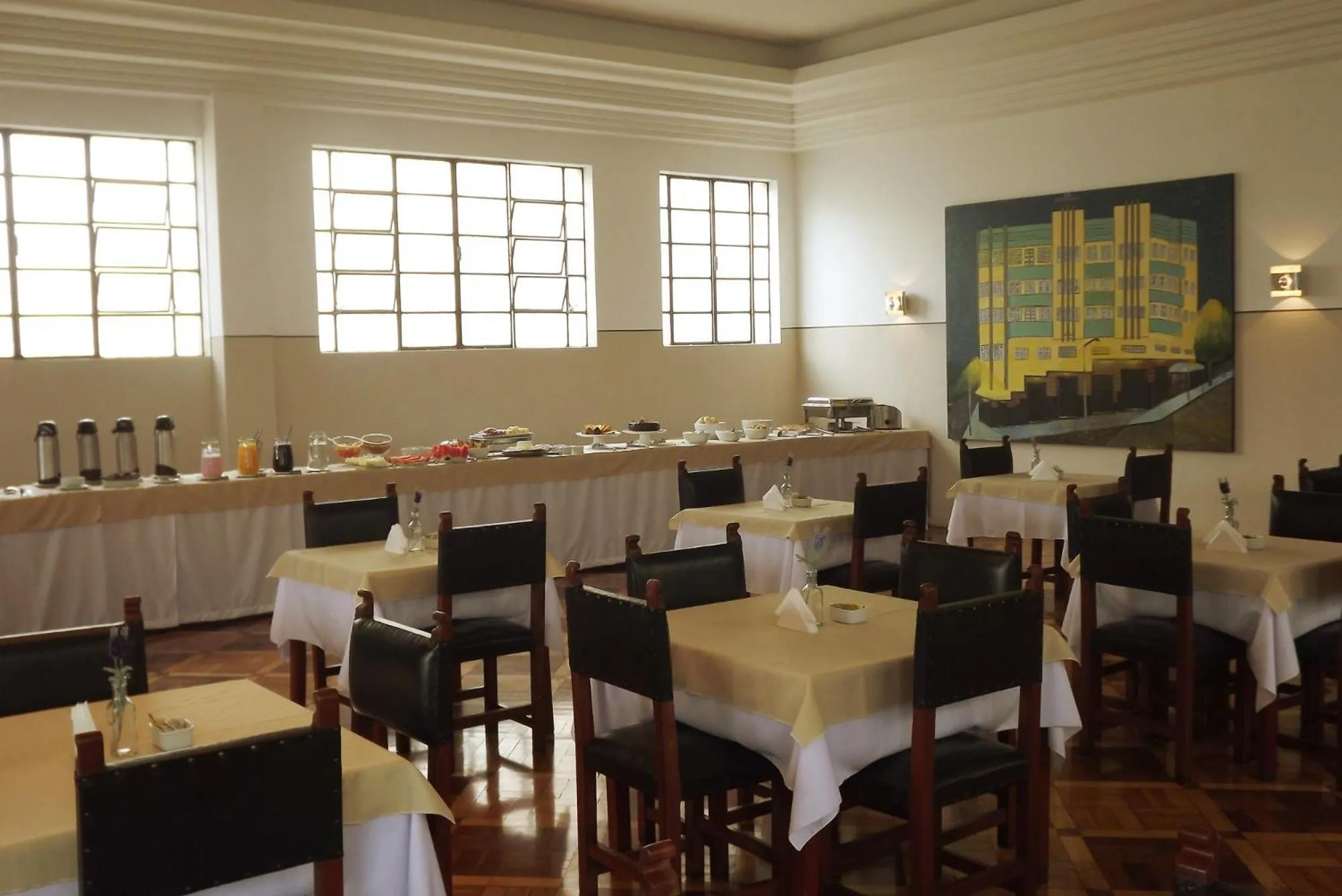 Restaurant/places to eat in Hotel Metropole