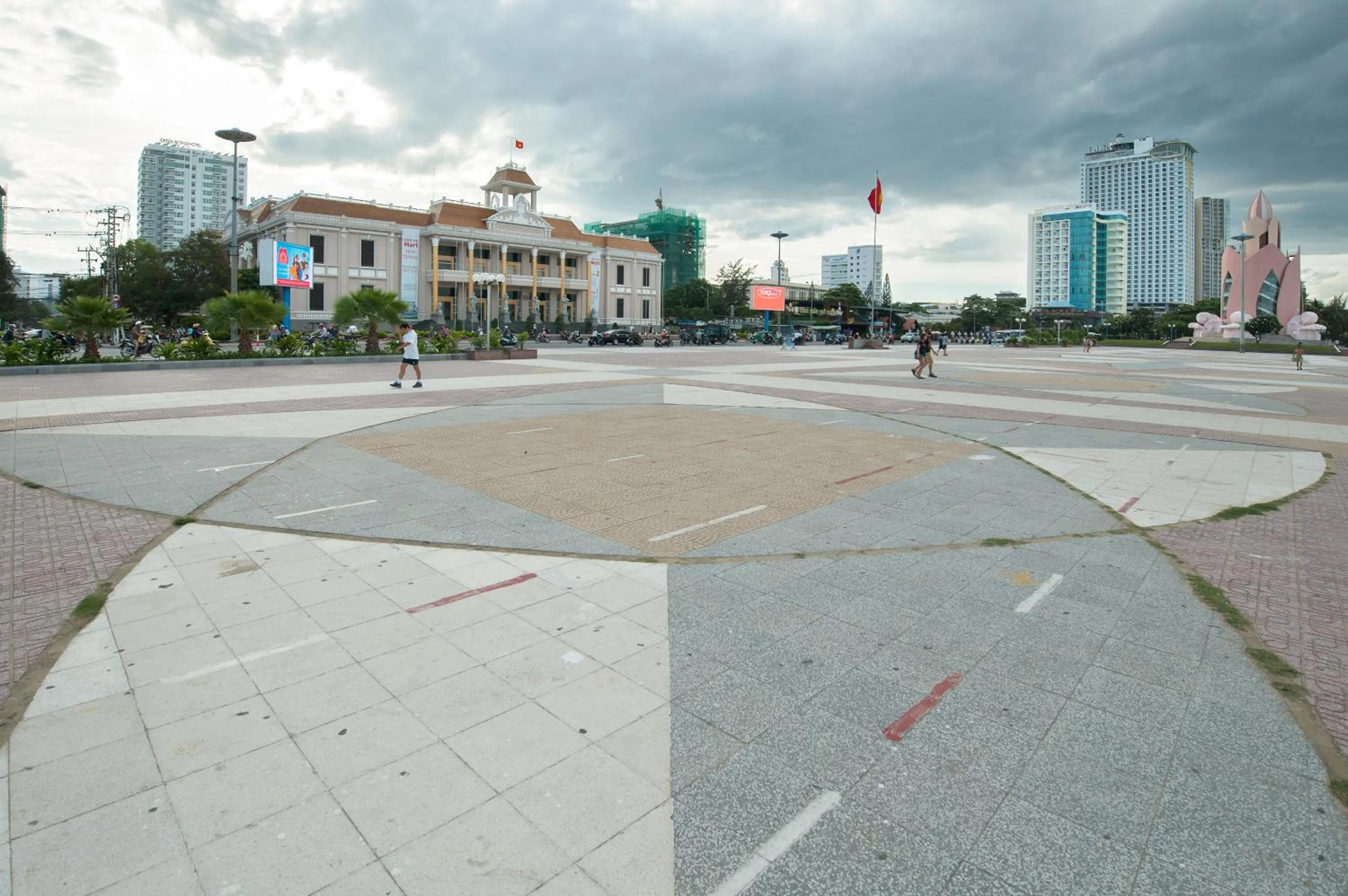 City view in Palm Beach Hotel