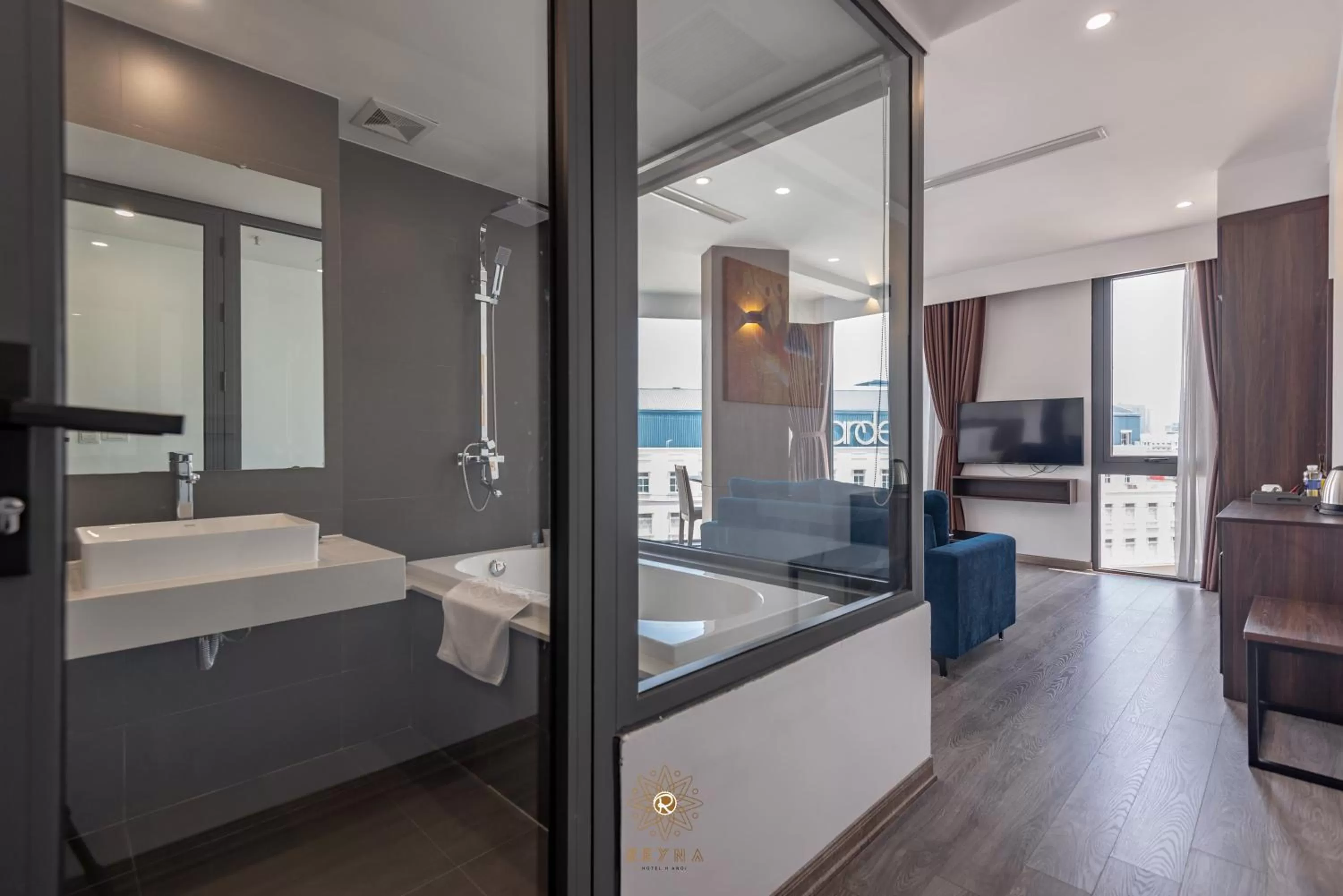 Bathroom, Bed in Reyna Hotel Hanoi & Spa