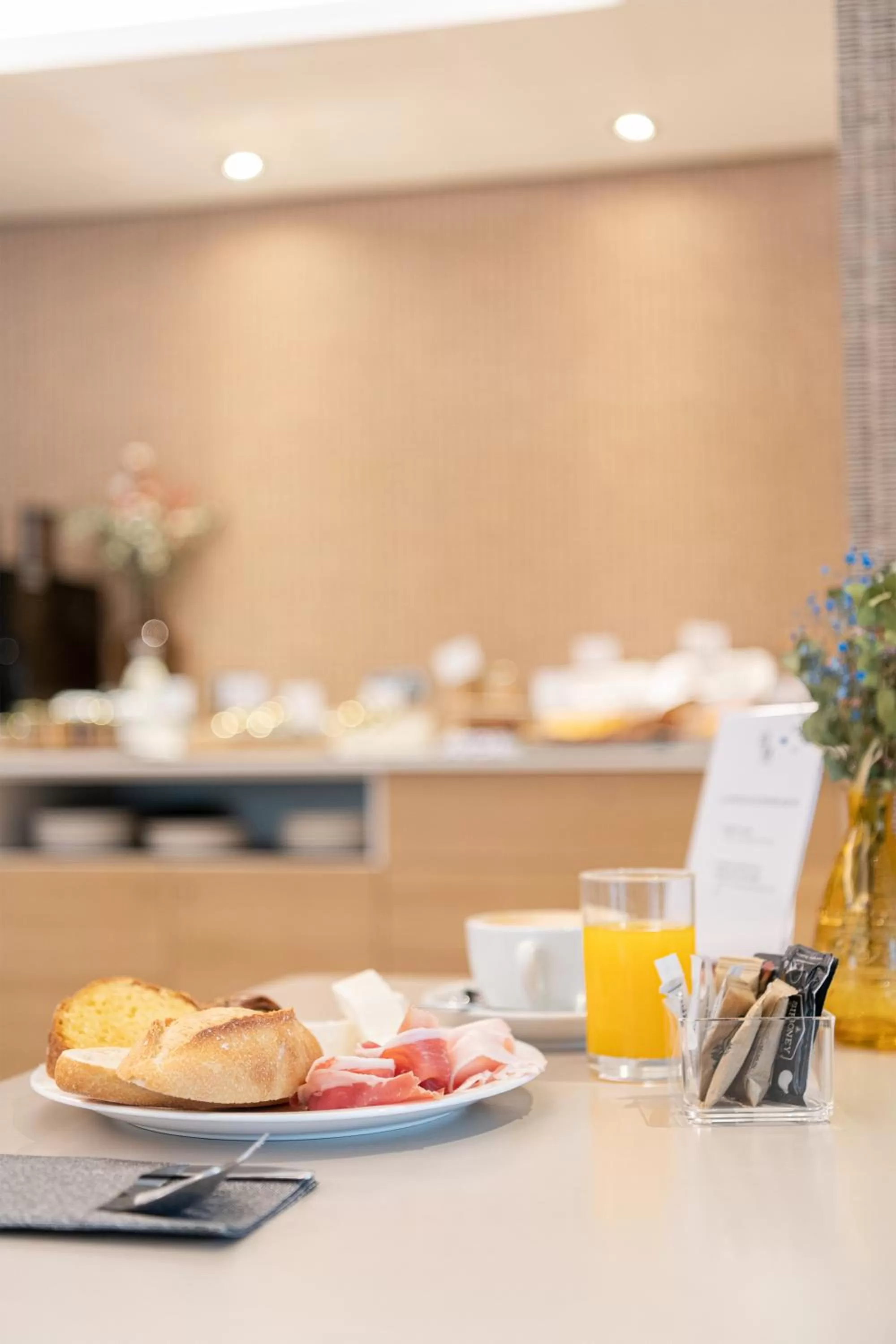 Breakfast in Hotel Avenida