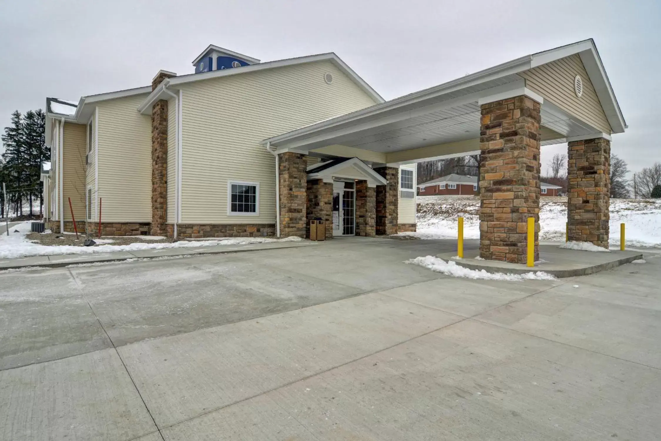 Property Building in Cobblestone Hotel & Suites - Punxsutawney