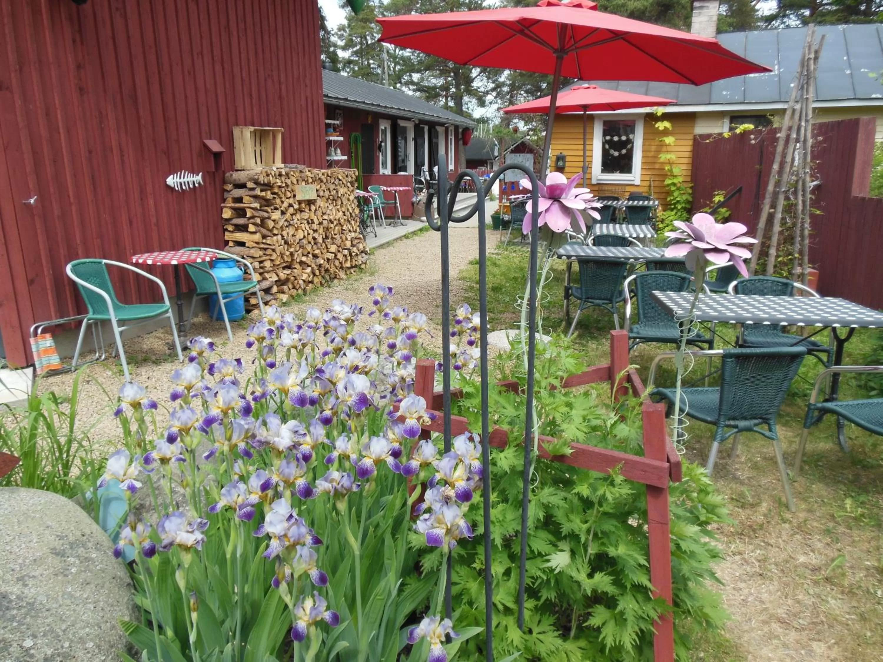 Facade/entrance in Hotel & Cafe Lanterna