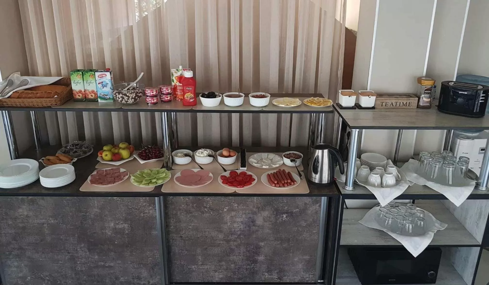 Buffet breakfast in Royal Venezia Hotel