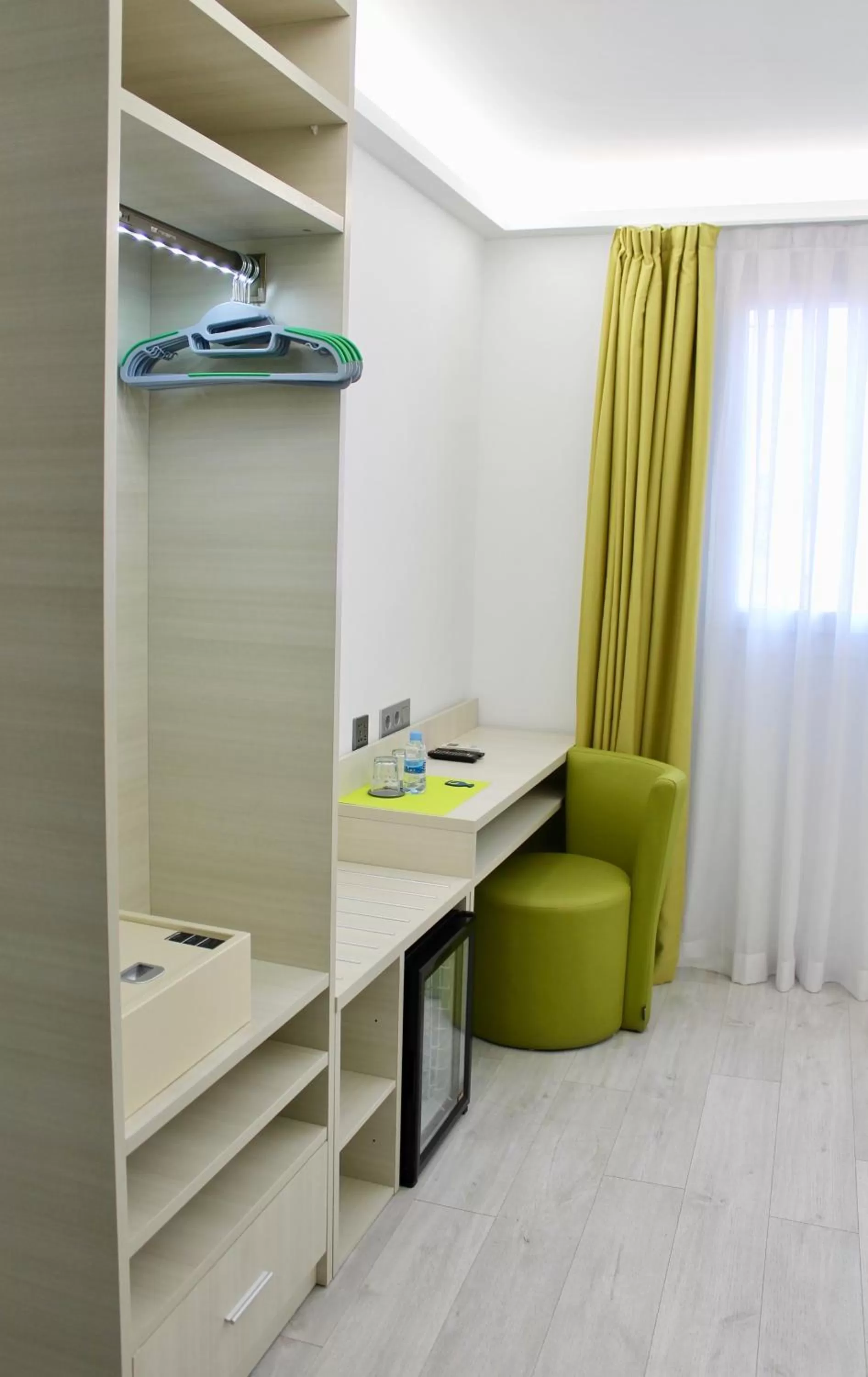 Photo of the whole room in Rambla Alicante Contactless