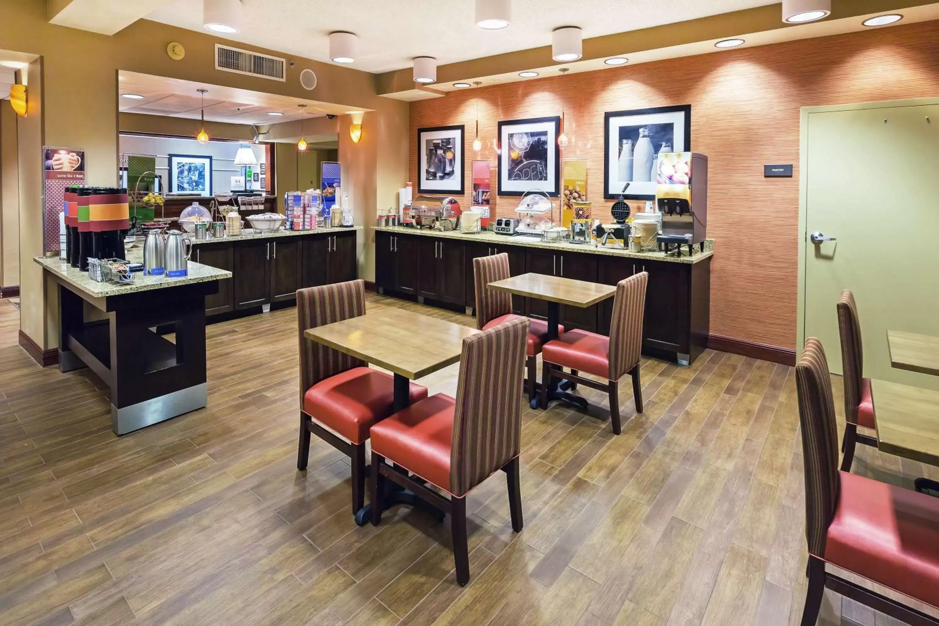 Dining area, Restaurant/Places to Eat in Hampton Inn Jonesboro