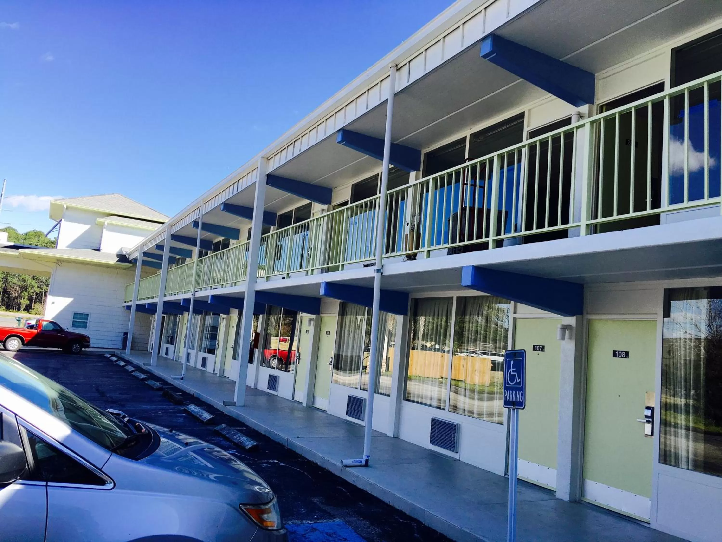 Property building in Super 8 By Wyndham Kingsland I-95 Naval Base Area