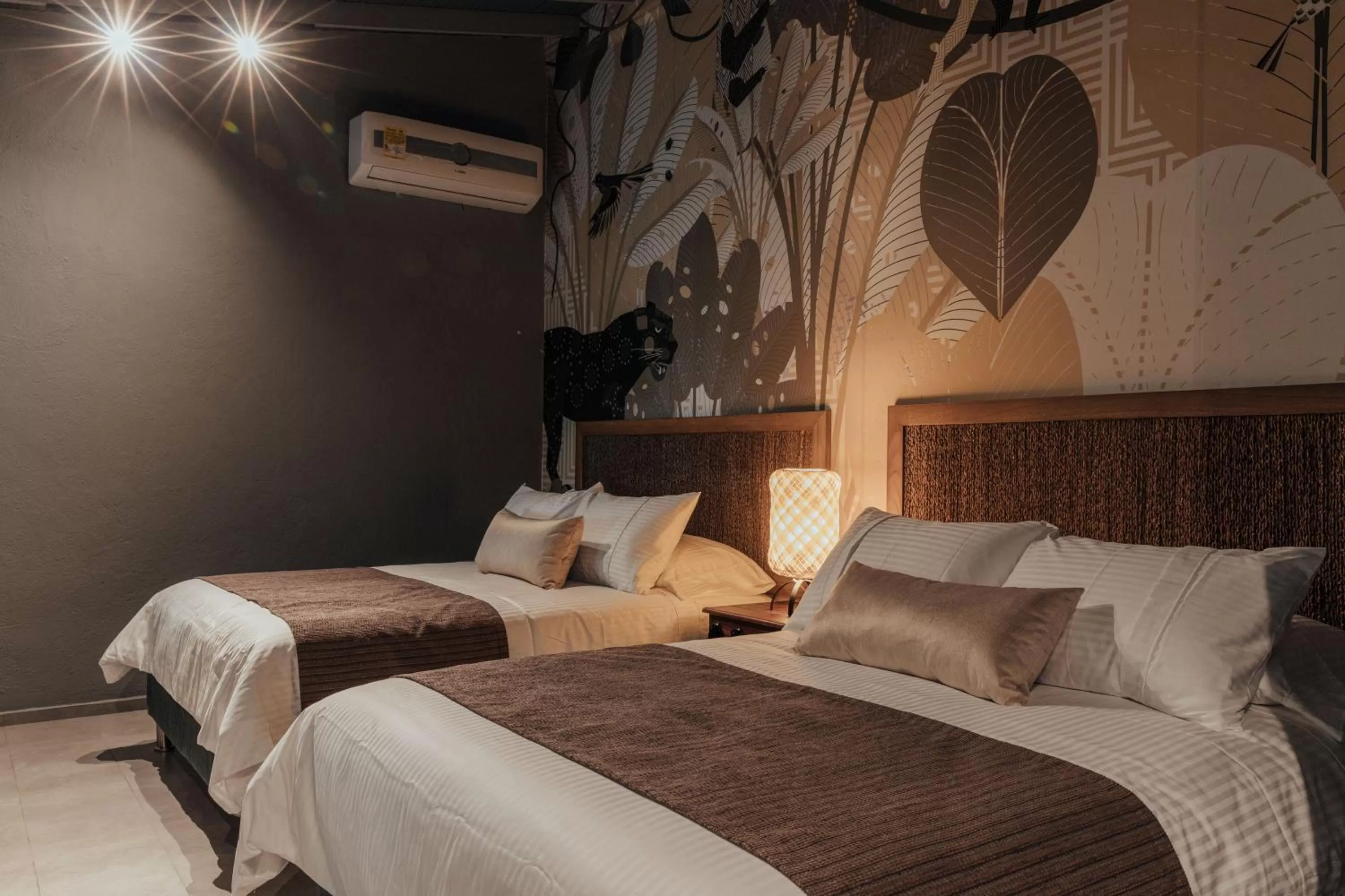 Photo of the whole room, Bed in Sui Boutique Hotel