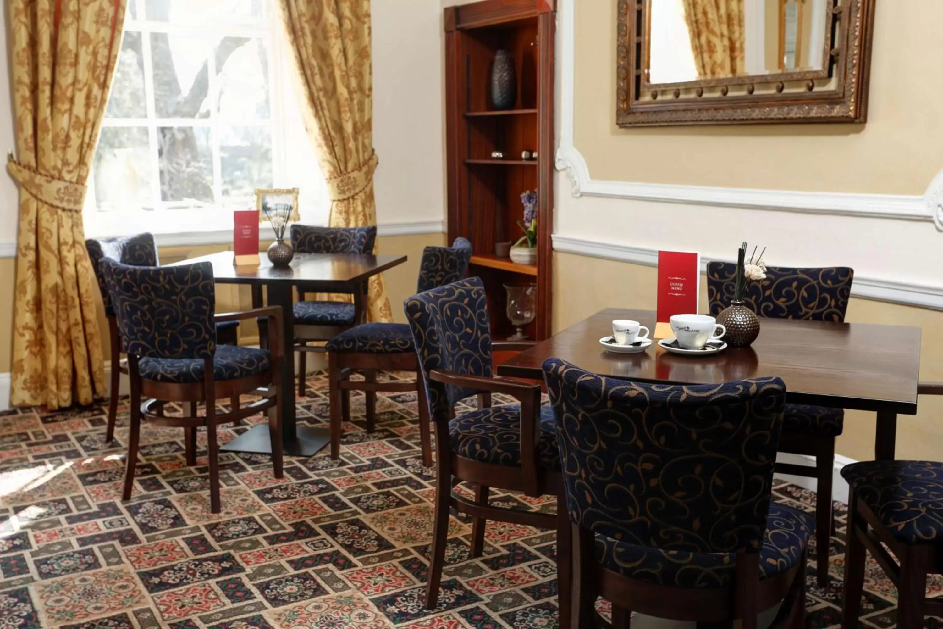 Lounge or bar, Restaurant/Places to Eat in Best Western Plus West Retford Hotel