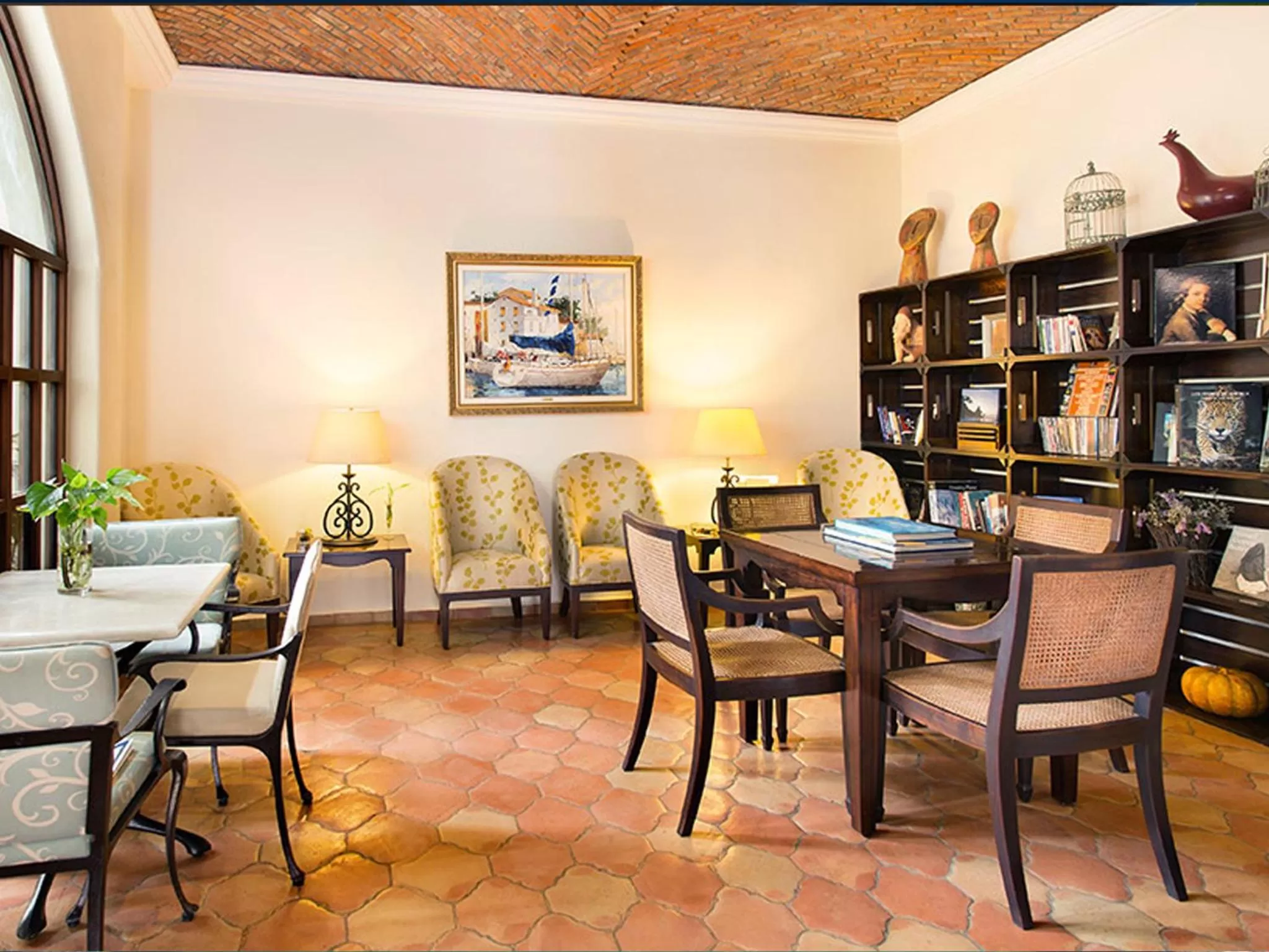 Communal lounge/ TV room in Guaycura Boutique Hotel, Beach Club & Spa