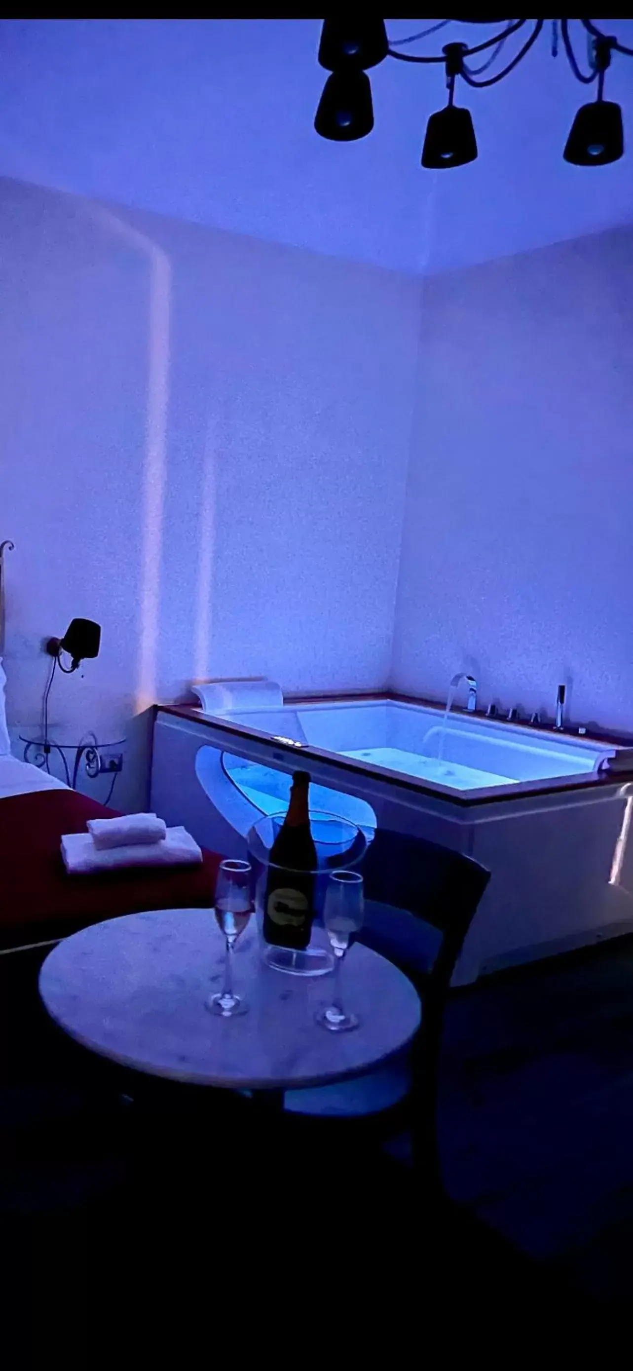 Hot Tub in Duca di Uzeda Bed & Breakfast Luxury and Style