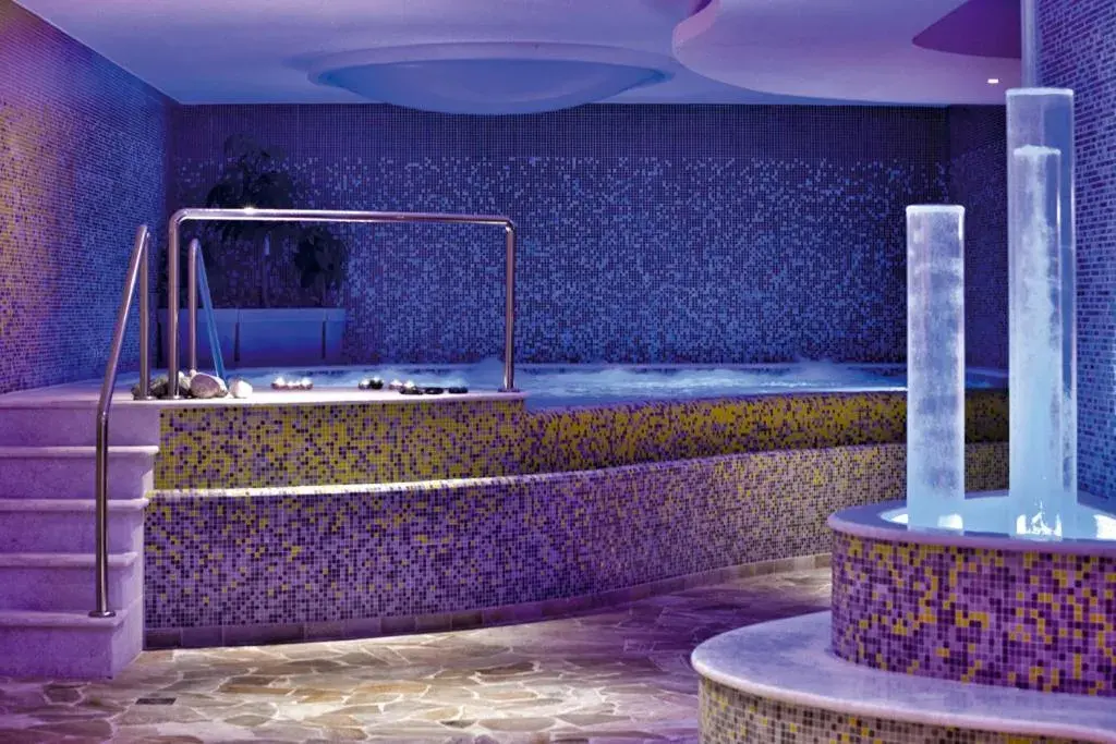 Spa and wellness centre/facilities, Swimming Pool in Lu' Hotel Carbonia