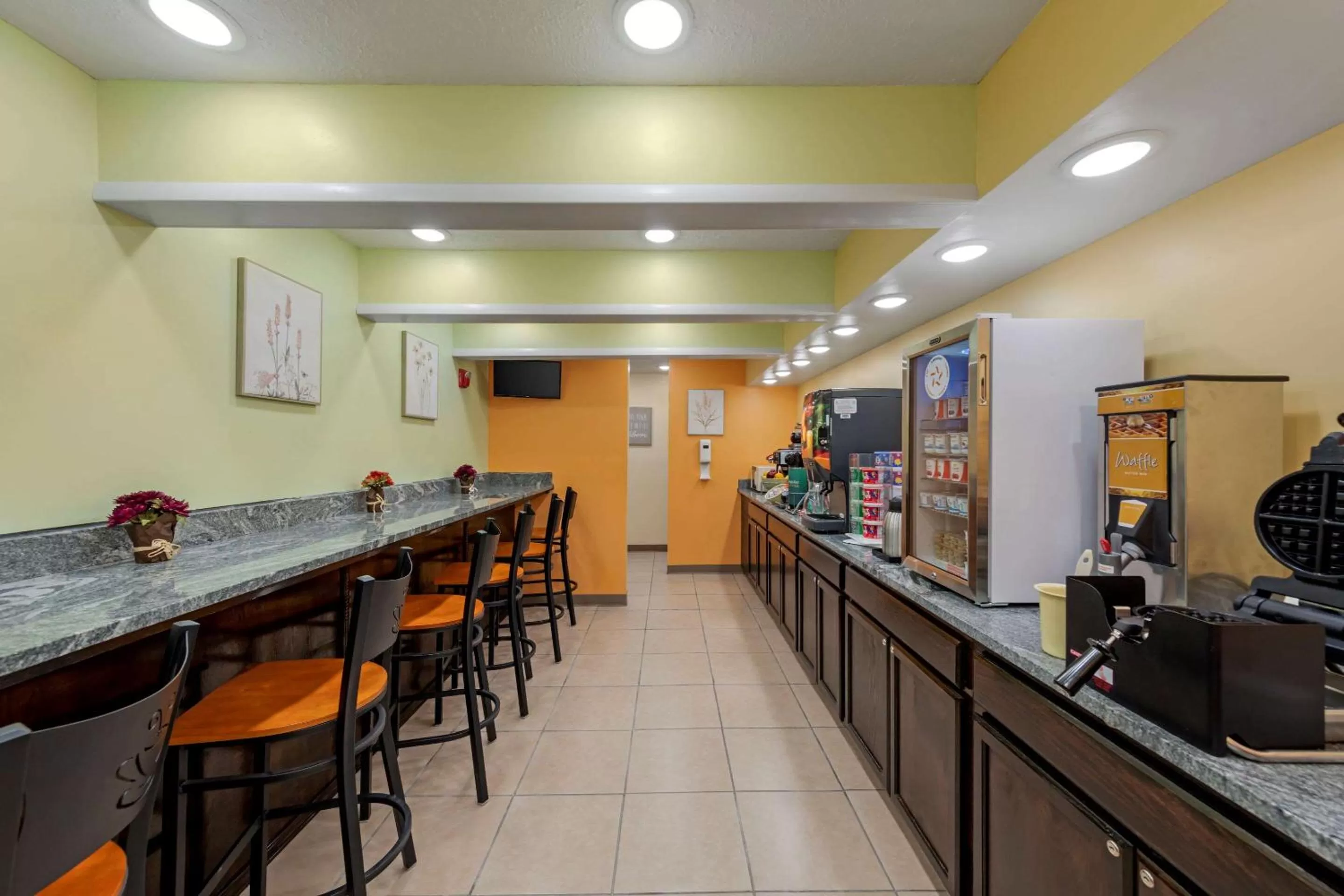 Breakfast in Quality Inn Hamilton