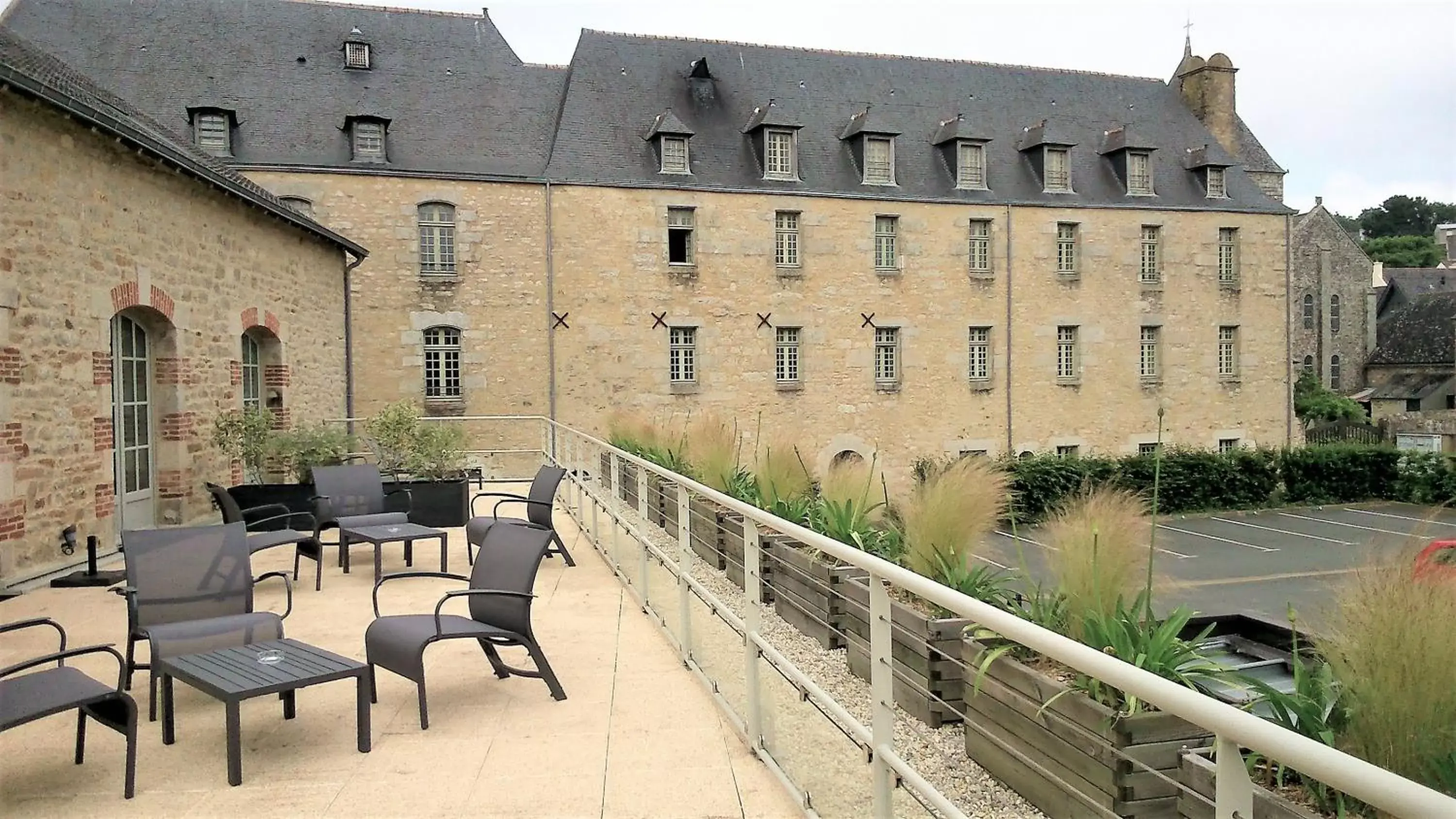 Garden view in Hôtel Ginkgo - SPA Biloba