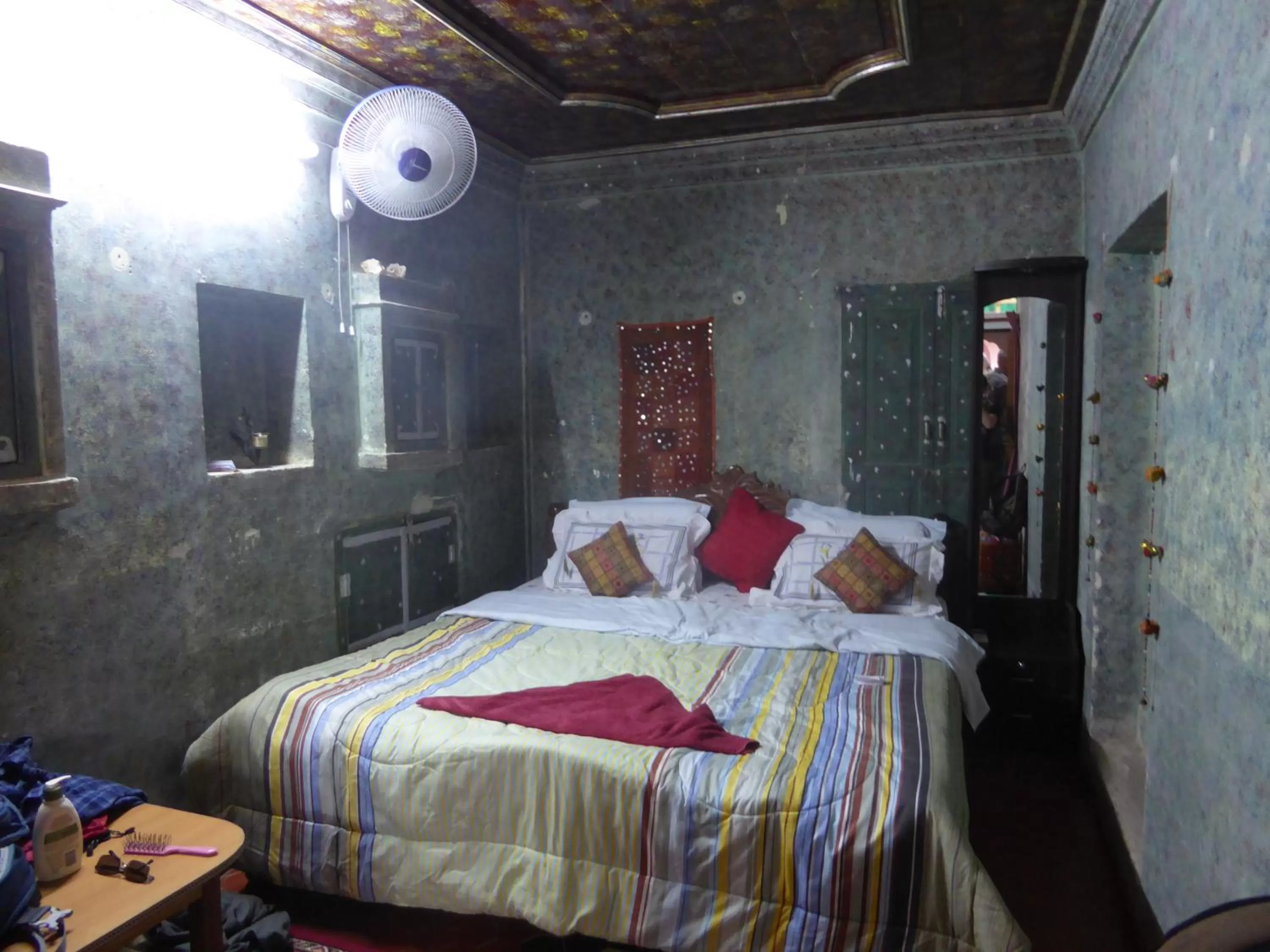 Bed in Tanisha Heritage Haweli