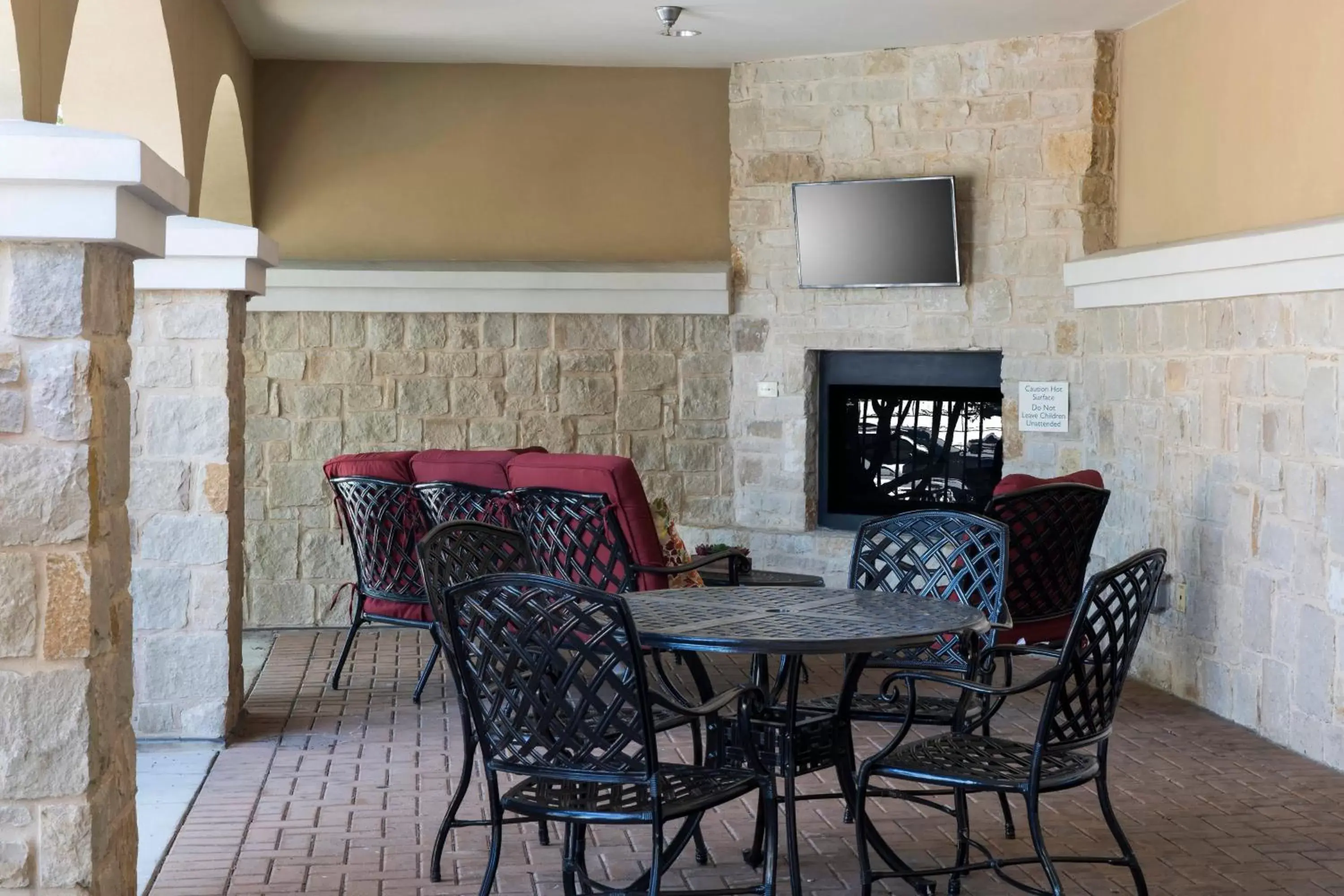 Property building, Seating Area in TownePlace Suites Fort Worth Downtown