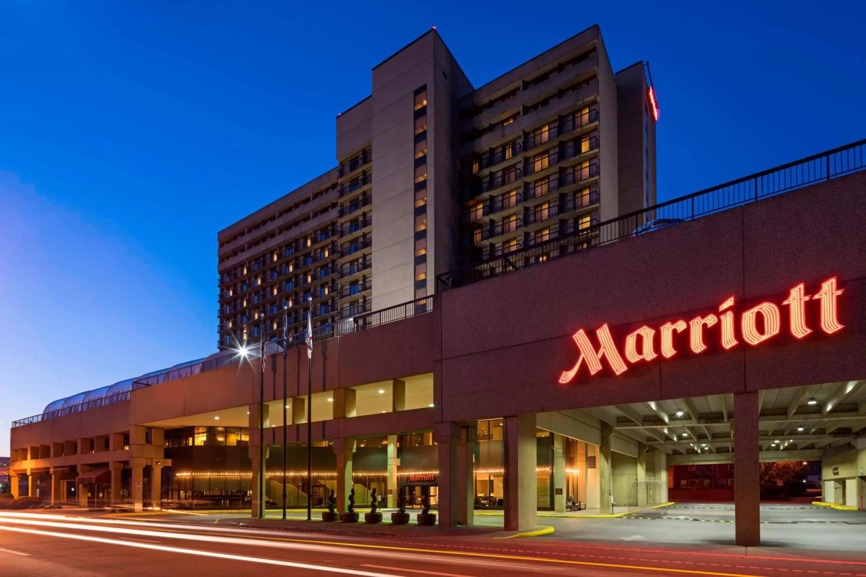 Property Building in Charleston Marriott Town Center