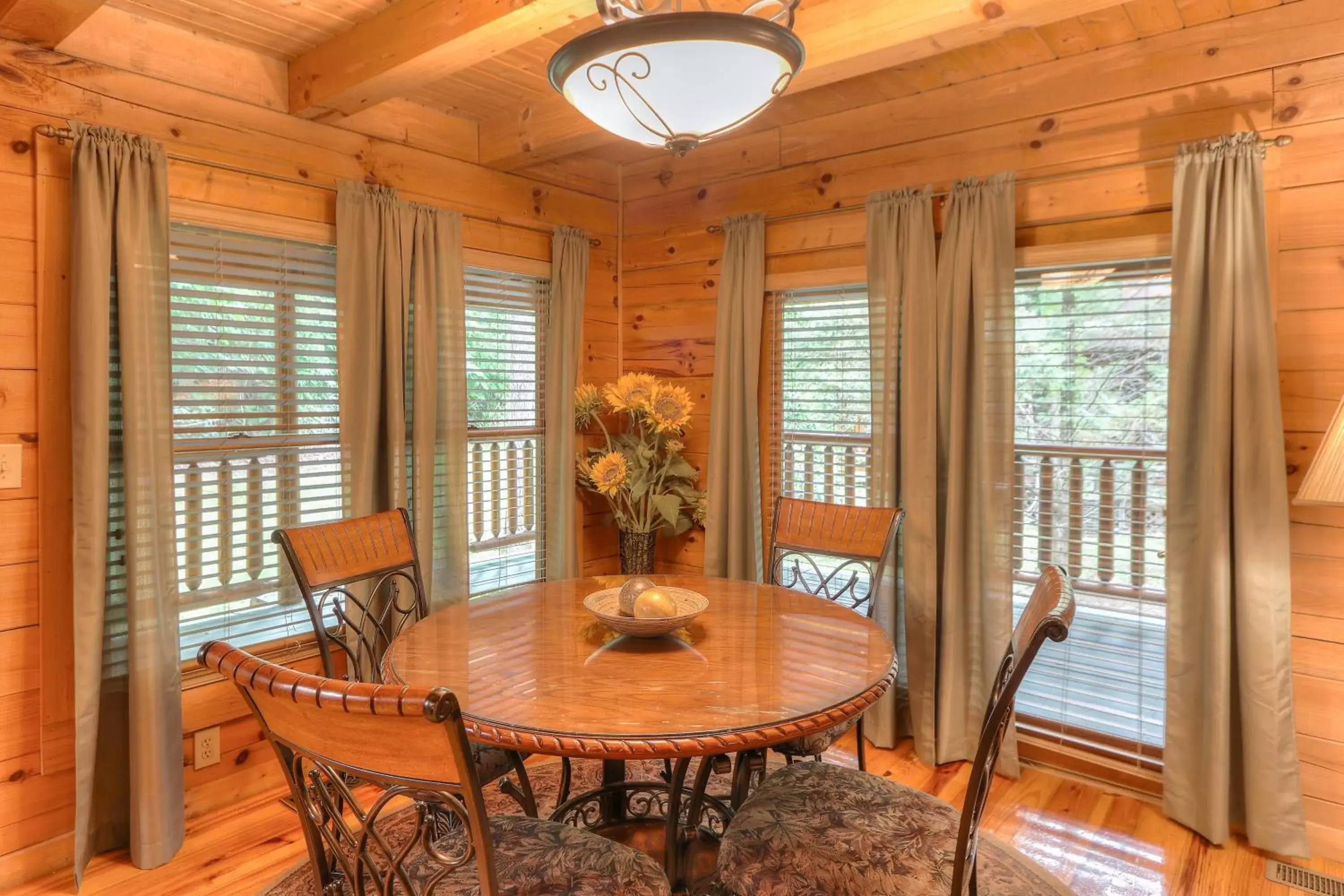 Dining Area in RiverStone Resort & Spa