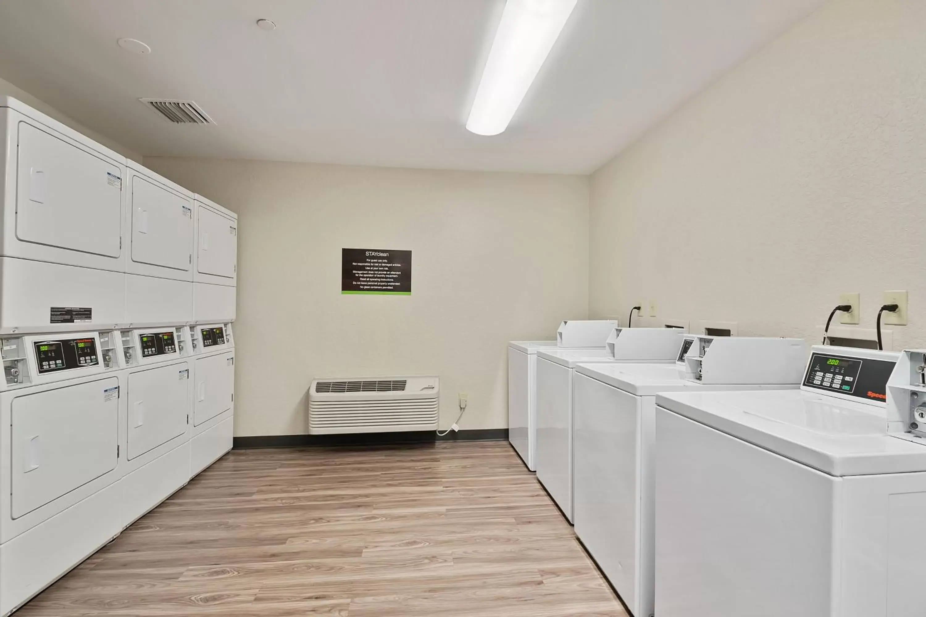 laundry, Kitchen/Kitchenette in Extended Stay America Premier Suites - Miami - Downtown Brickell - Cruise Port