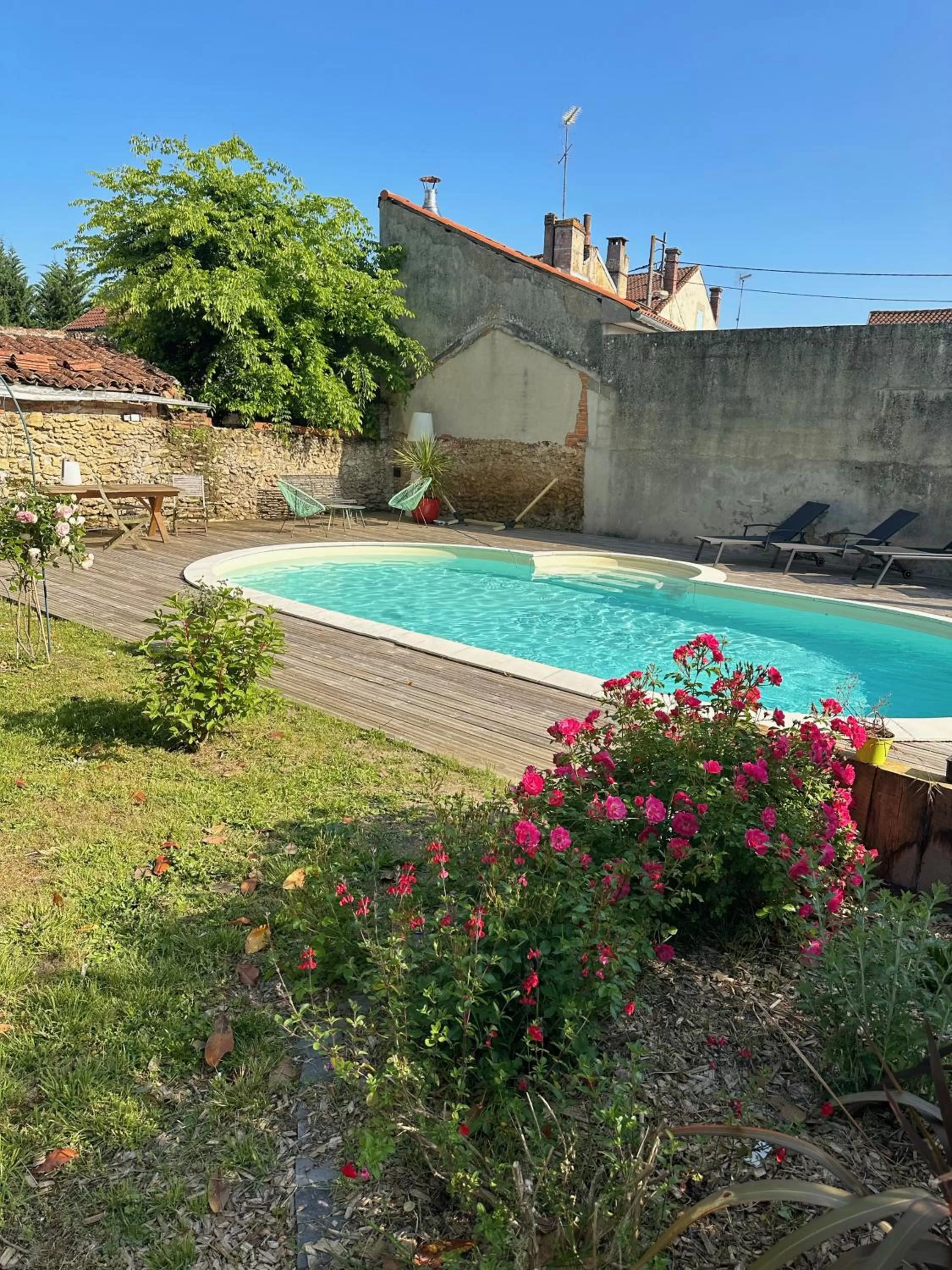 Garden, Swimming Pool in La Maison Florence