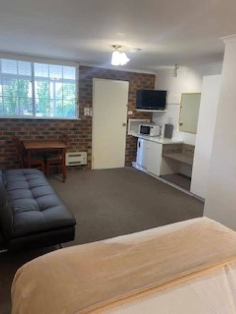 minibar in Kinross Inn