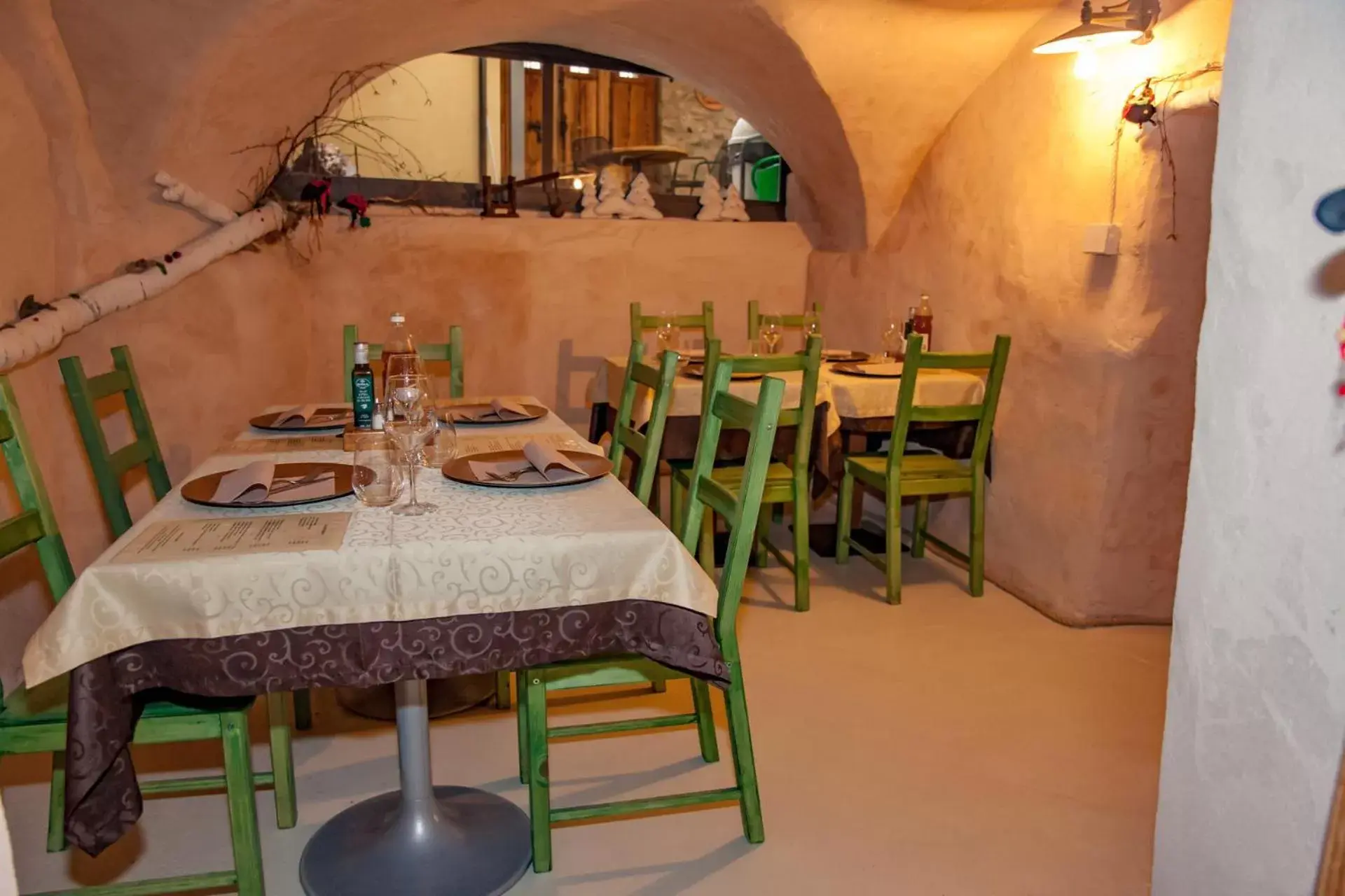 Restaurant/Places to Eat in Hotel Garni Le Corti