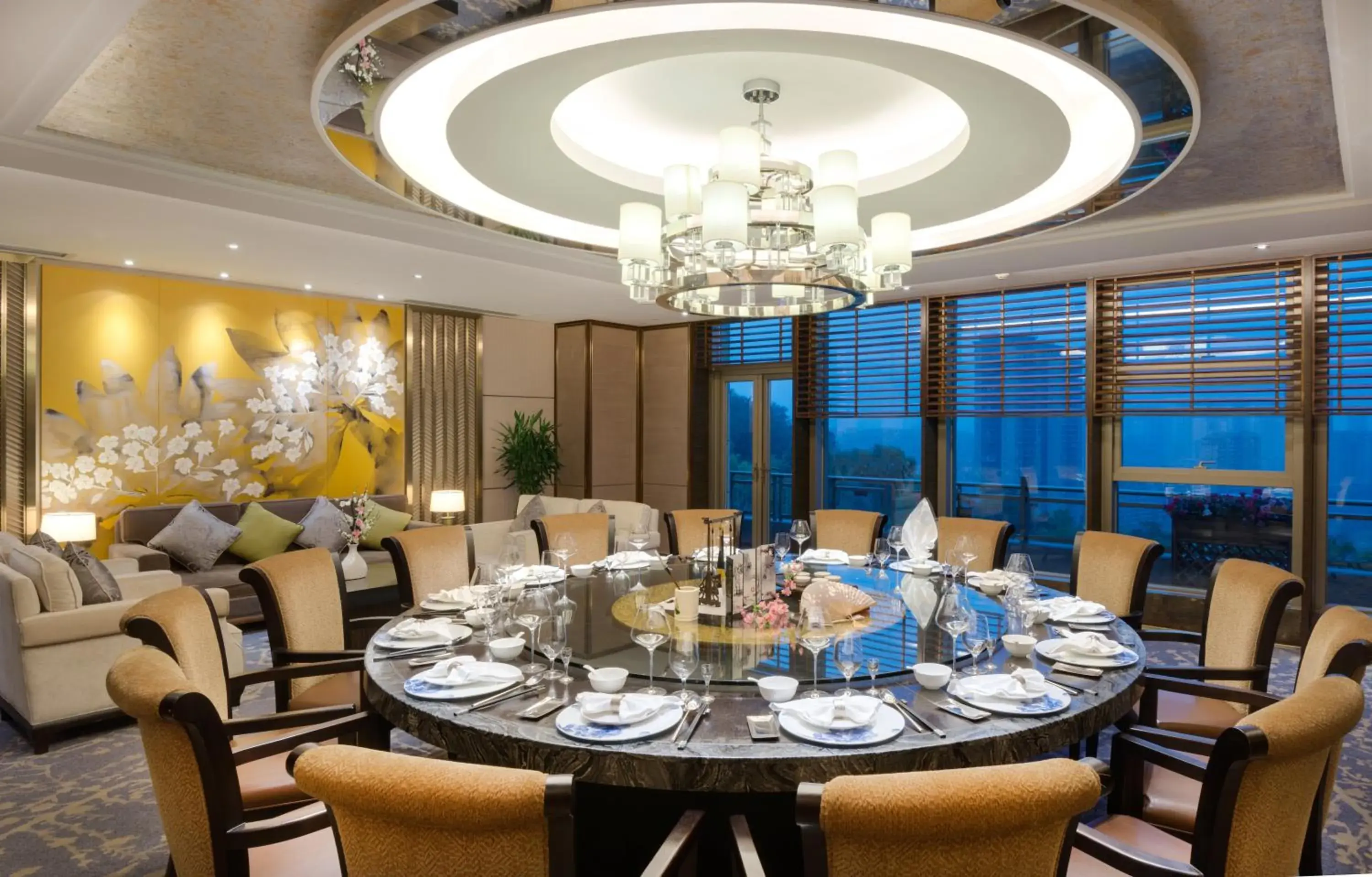 Restaurant/Places to Eat in Crowne Plaza Chongqing New North Zone, an IHG Hotel