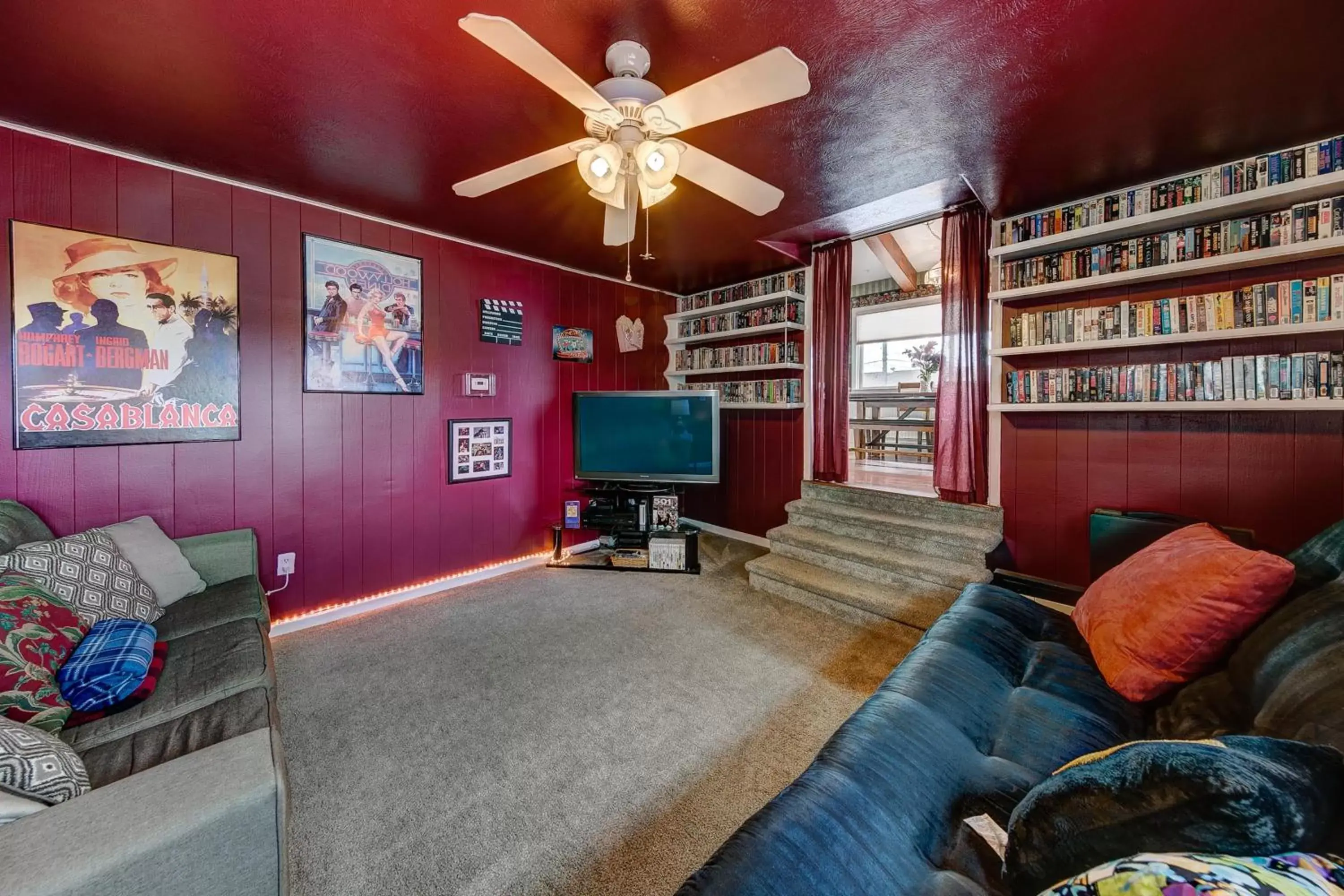 Living room, Seating Area in The Oasis on Eisenhower