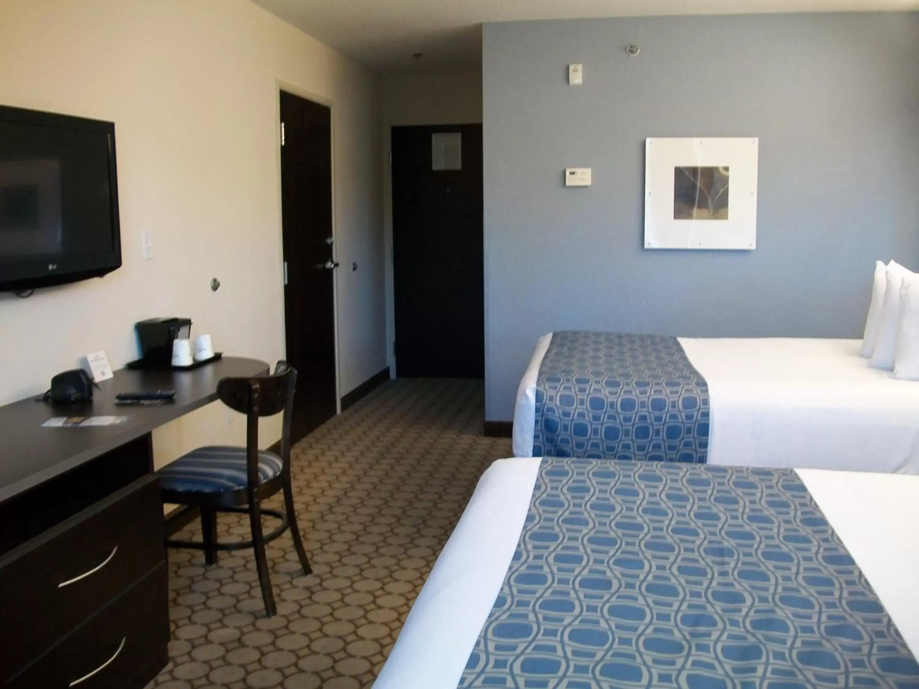 Bedroom, Bed in Microtel Inn & Suites by Wyndham Spring Hill/Weeki Wachee