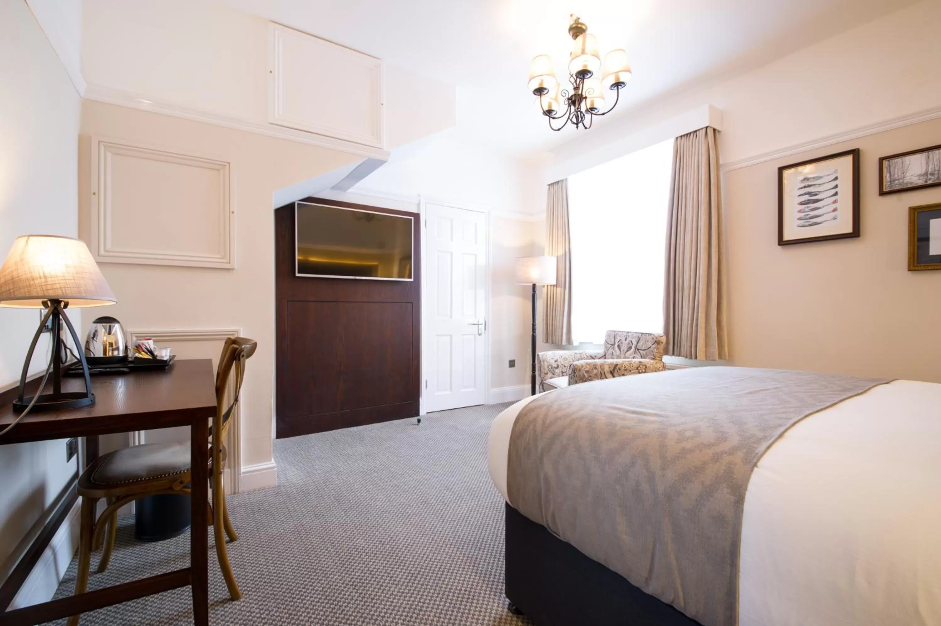 Bed in The Colney Fox by Innkeeper's Collection