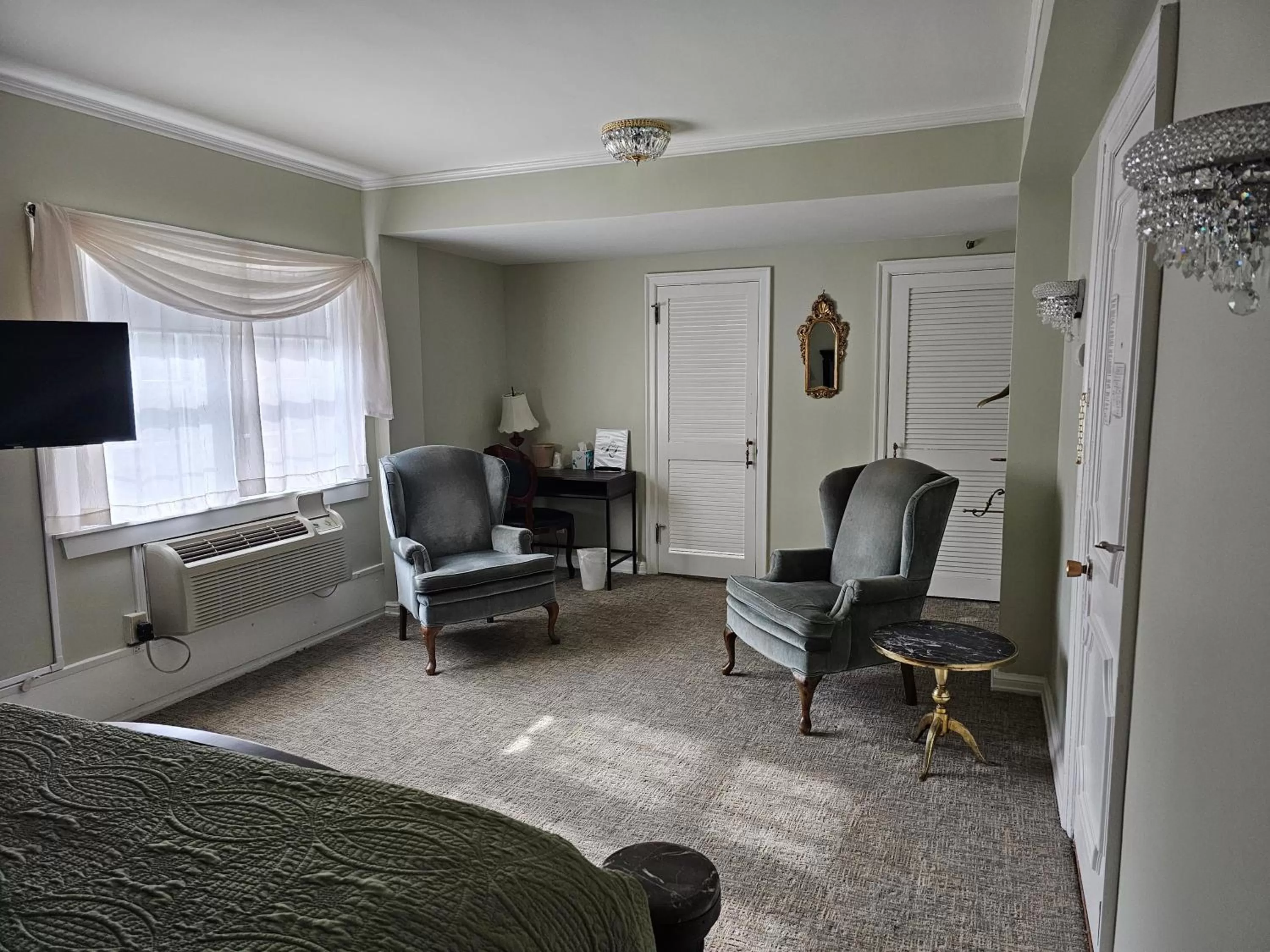 Seating Area in Lowell Inn