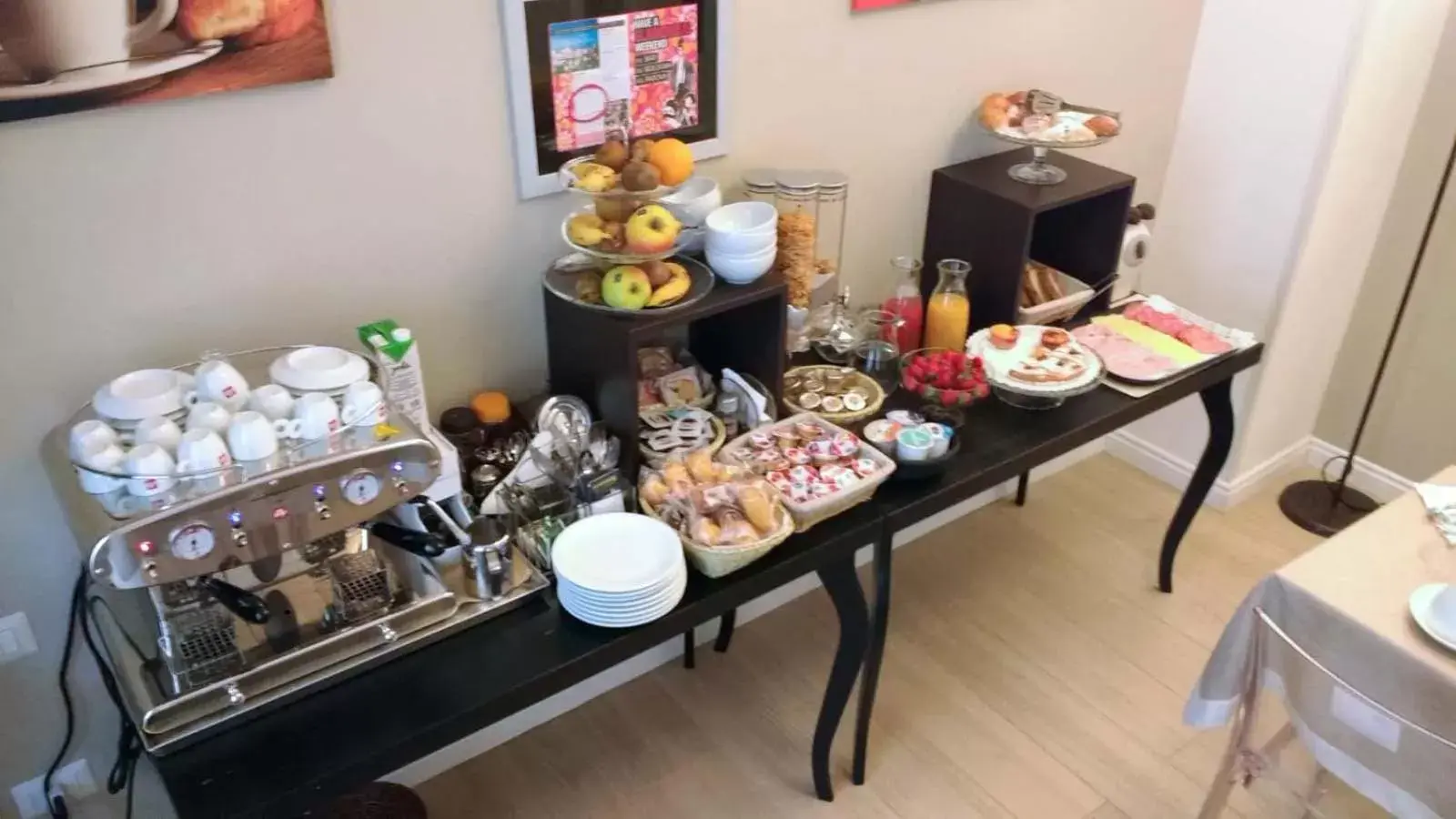 Continental breakfast in Les Suites Bari B&B