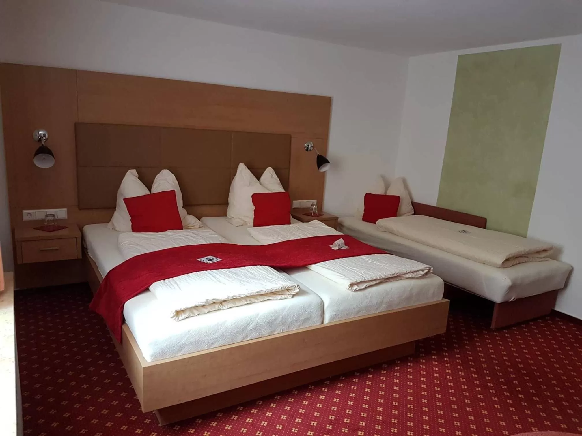 Bed in Hotel Traube