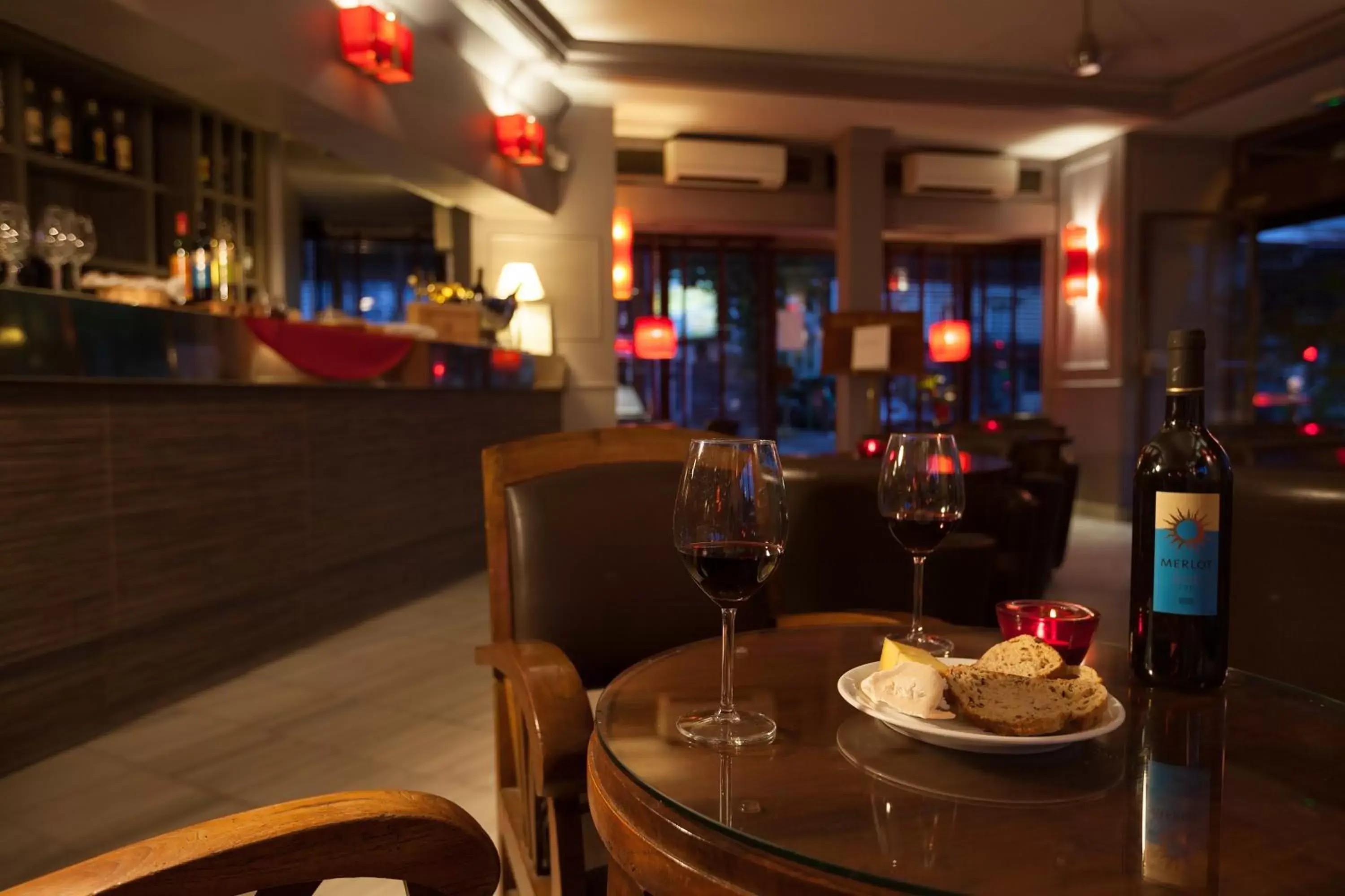Lounge or bar, Restaurant/Places to Eat in Eiffel Villa Garibaldi