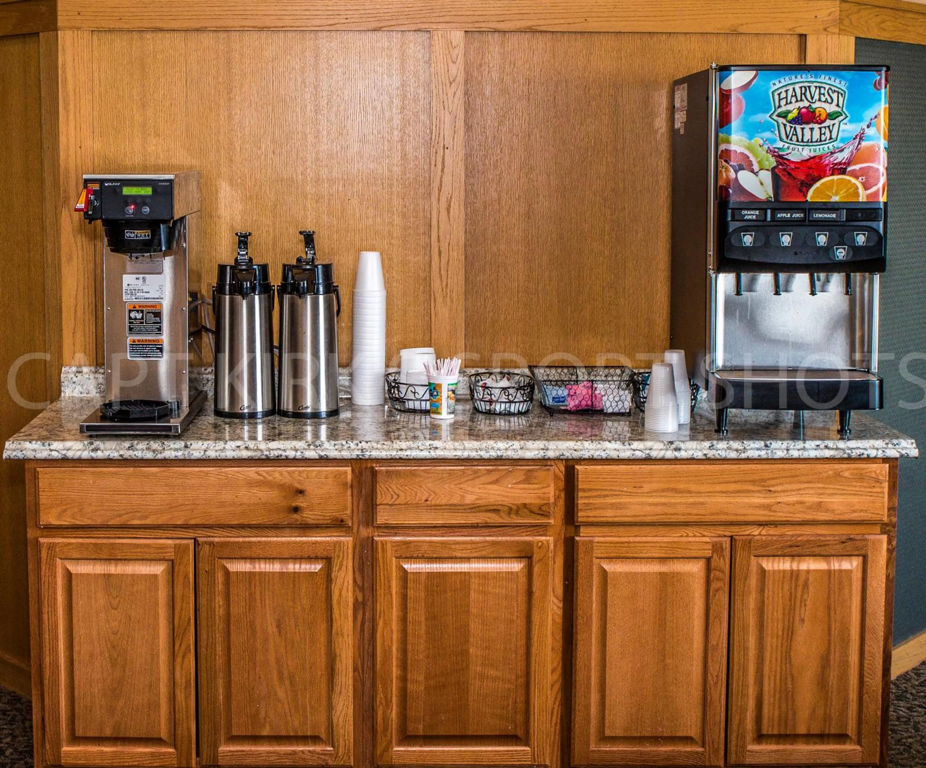 Coffee/tea facilities in Ramada by Wyndham Alpena